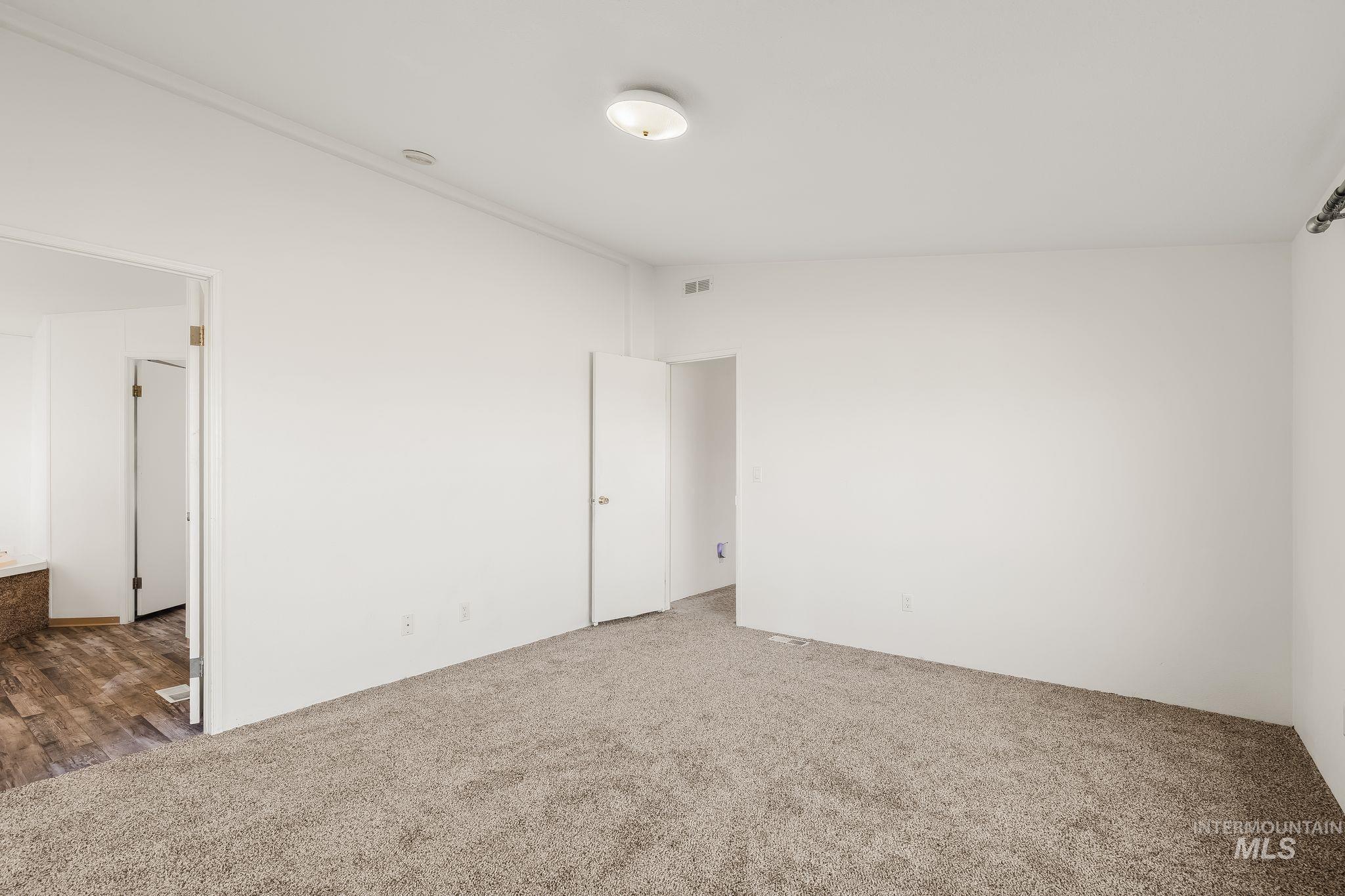 251 Witters Ct Property Photo 30