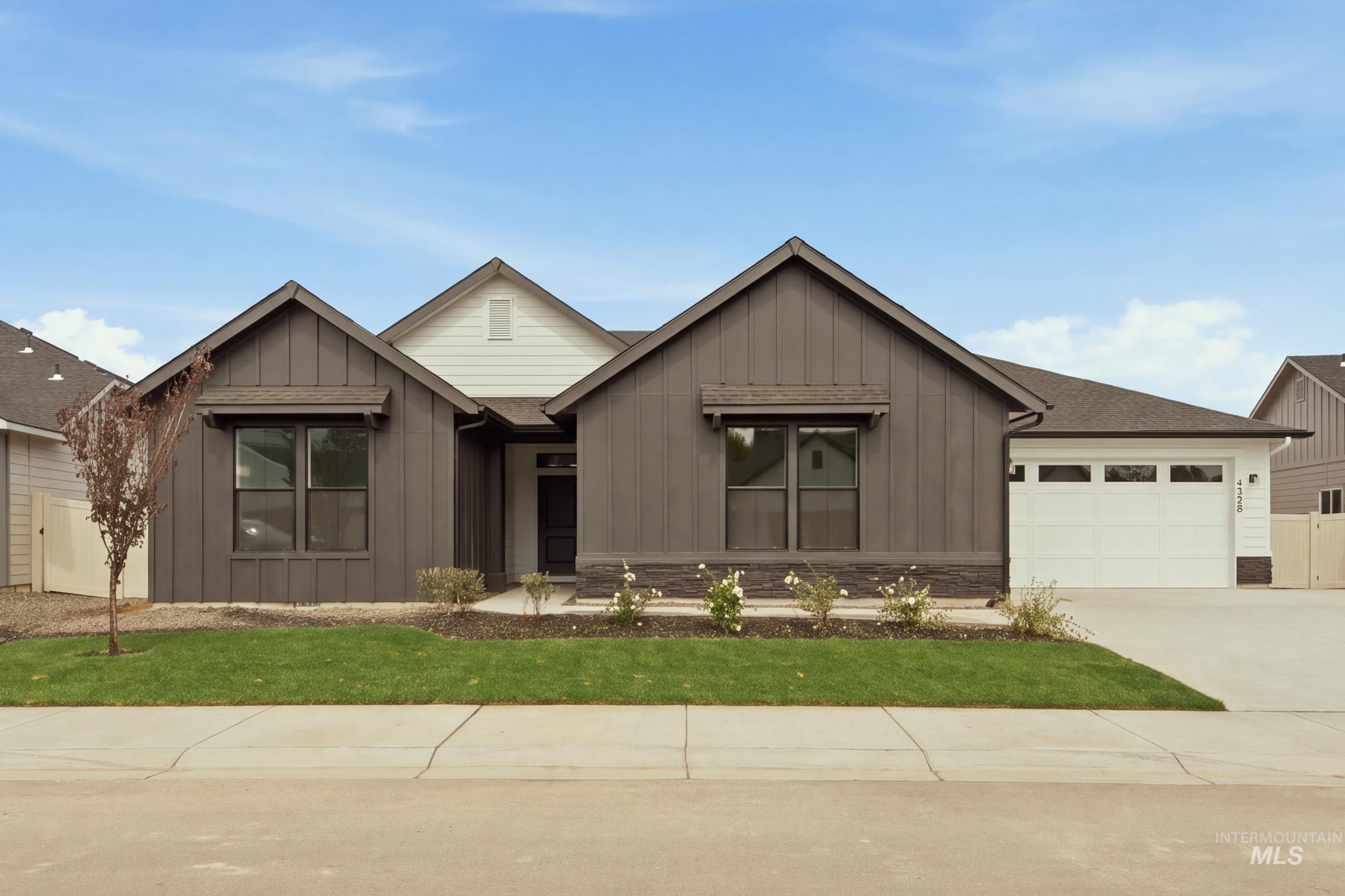 4328 E Rincon Dr Property Photo 1