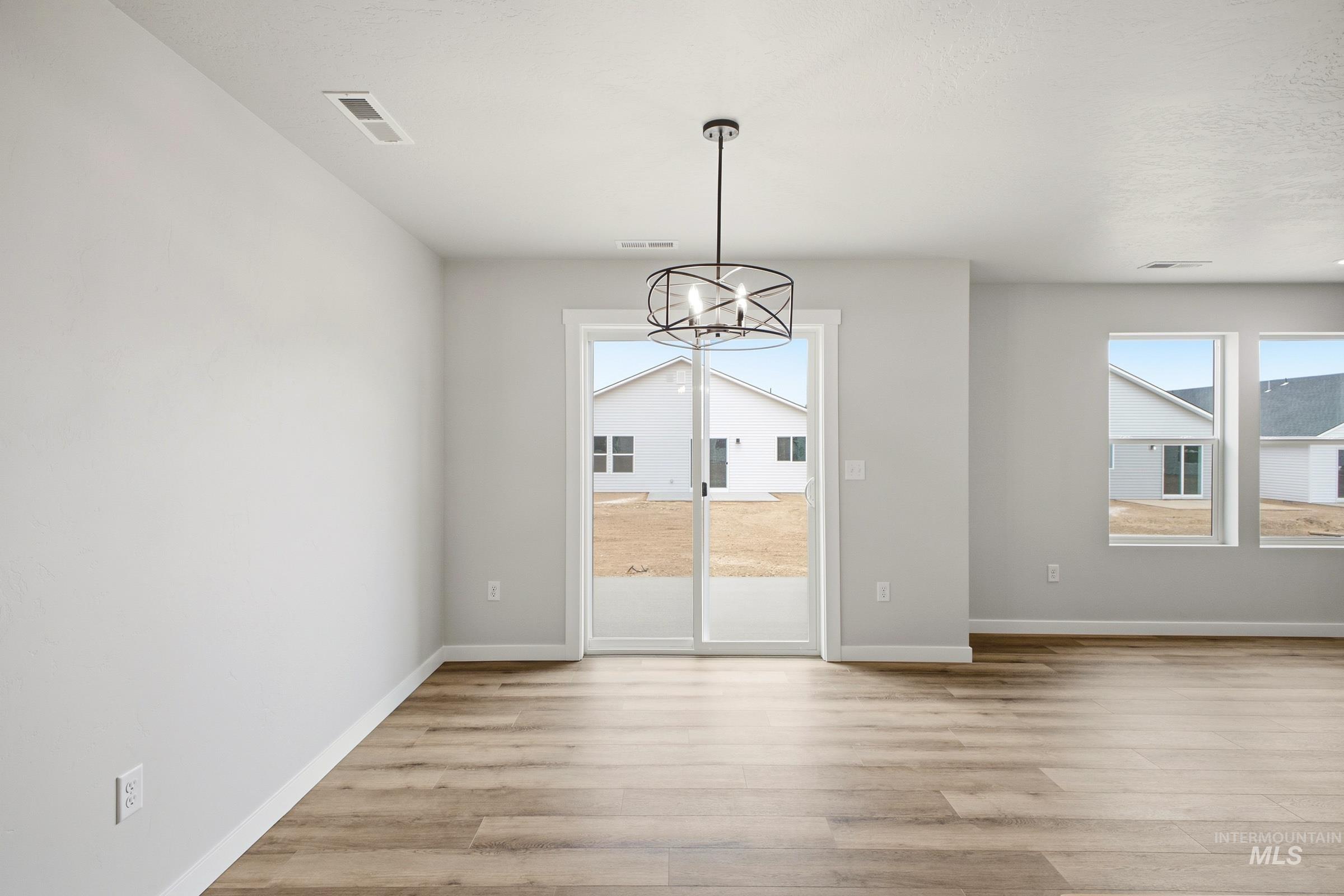 2317 W Red Jasper Dr Property Photo 6