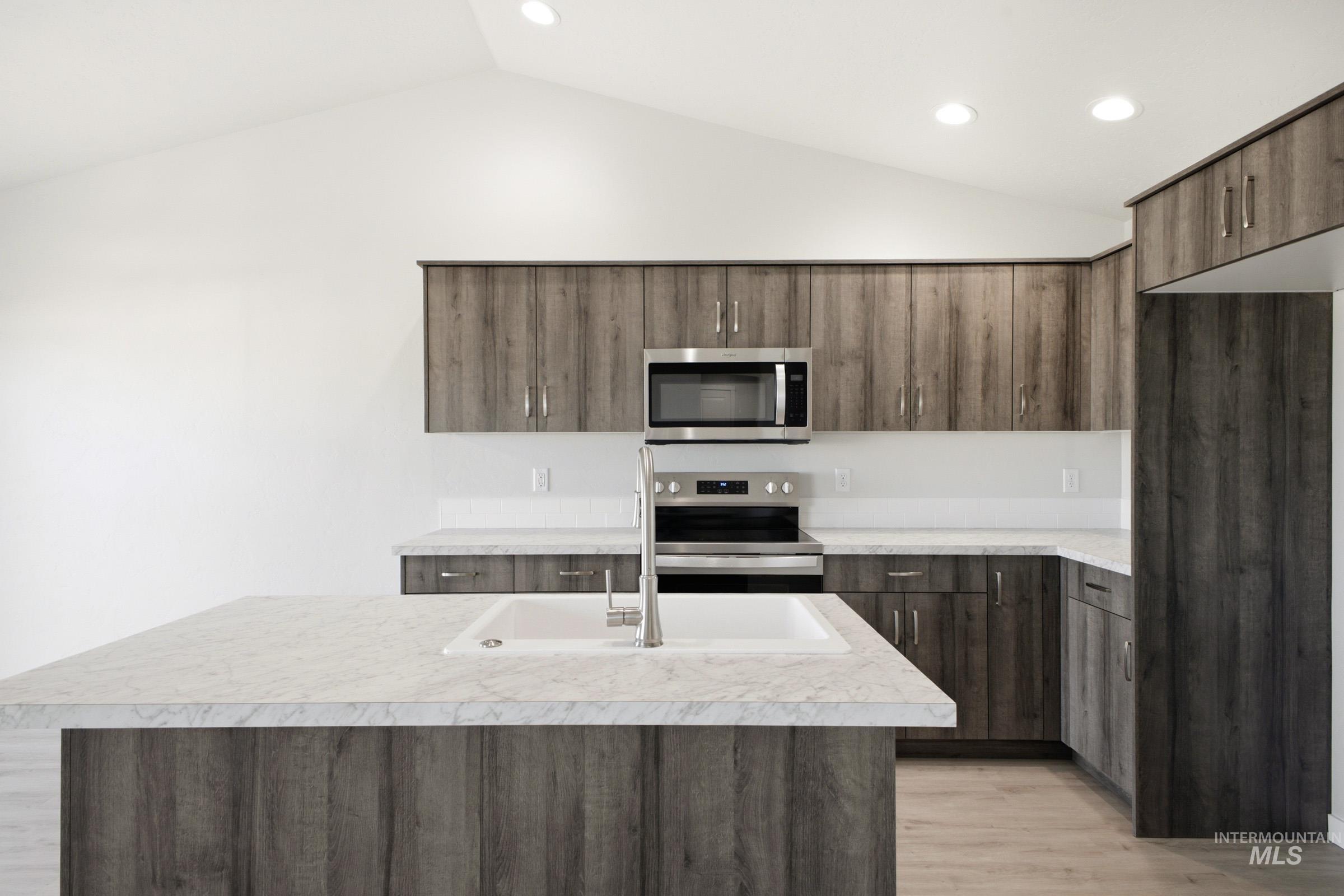 157 N Tideberry Ave Property Photo 3