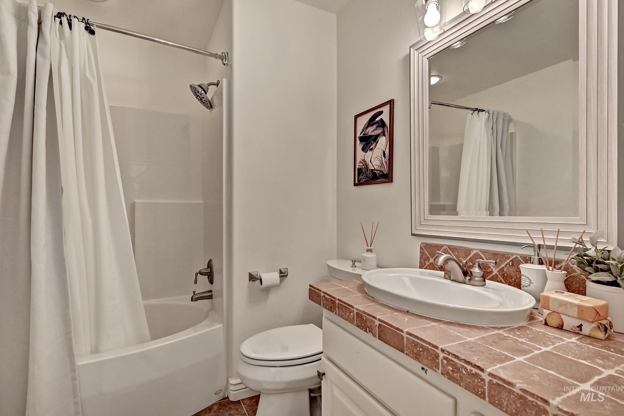1354 W Overlake Ct Property Photo 37