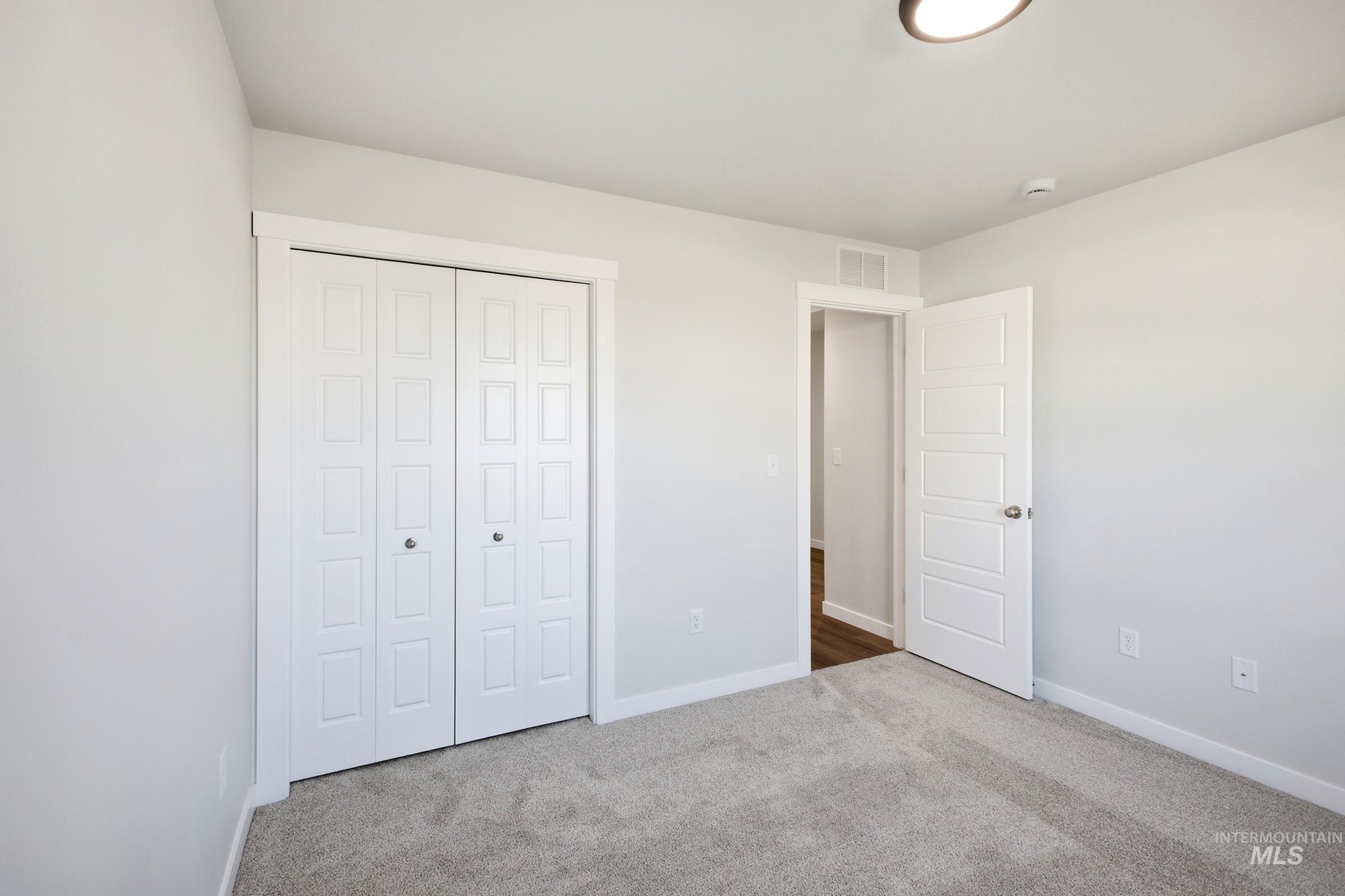 1342 N Coltsfoot Ave Property Photo 11