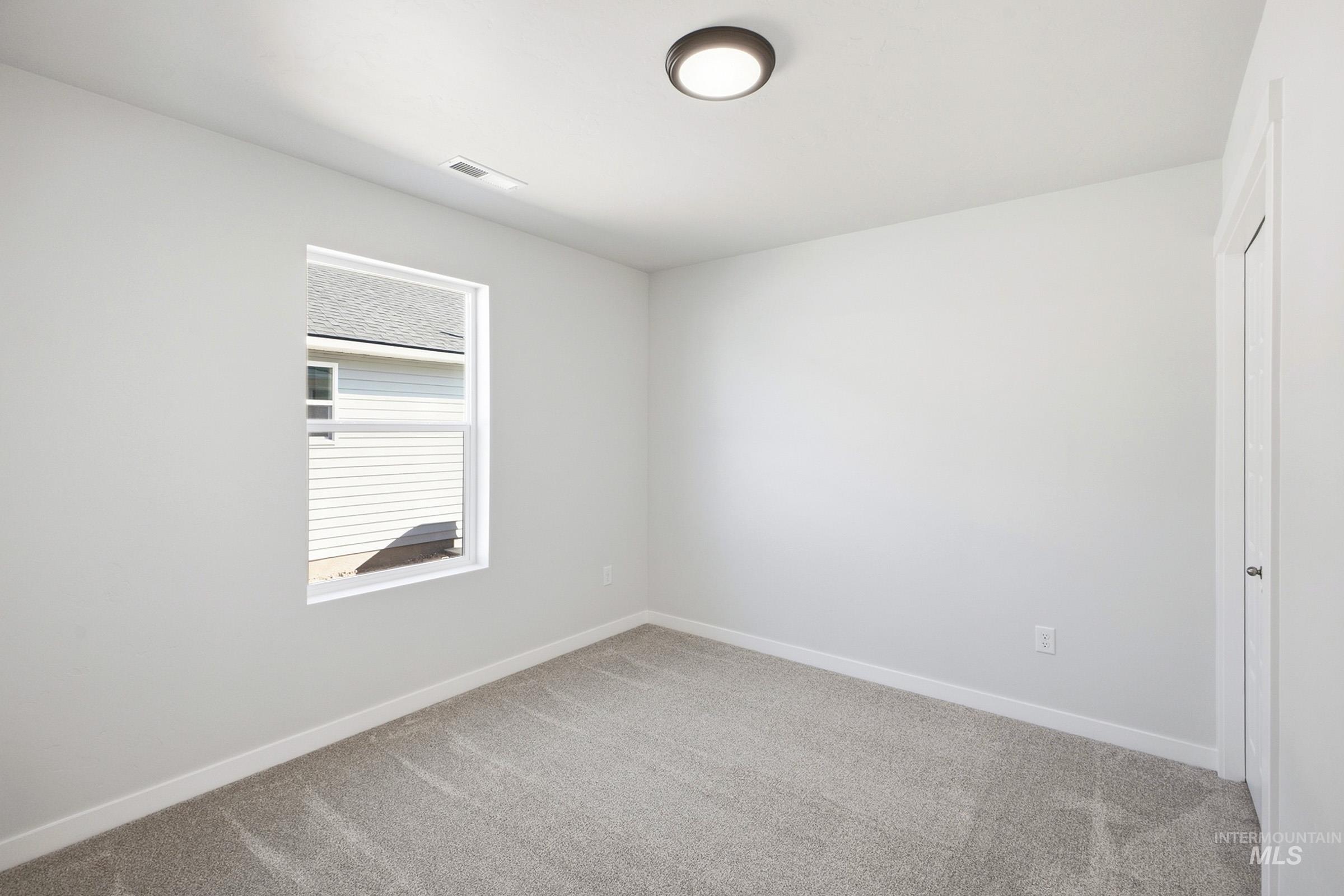 1342 N Coltsfoot Ave Property Photo 12