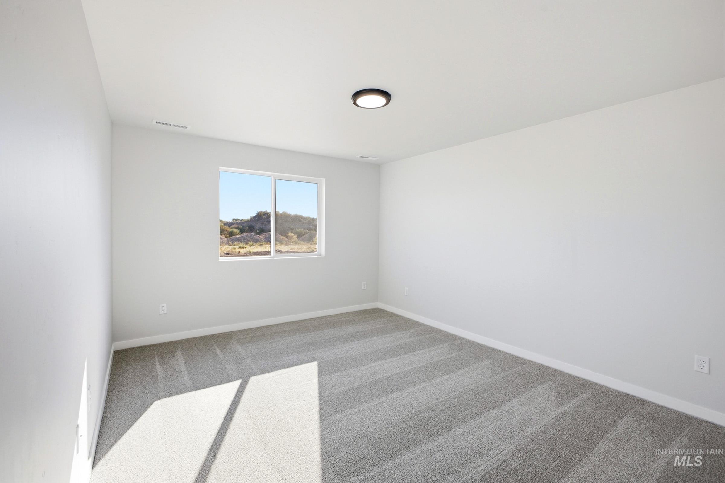 1342 N Coltsfoot Ave Property Photo 19