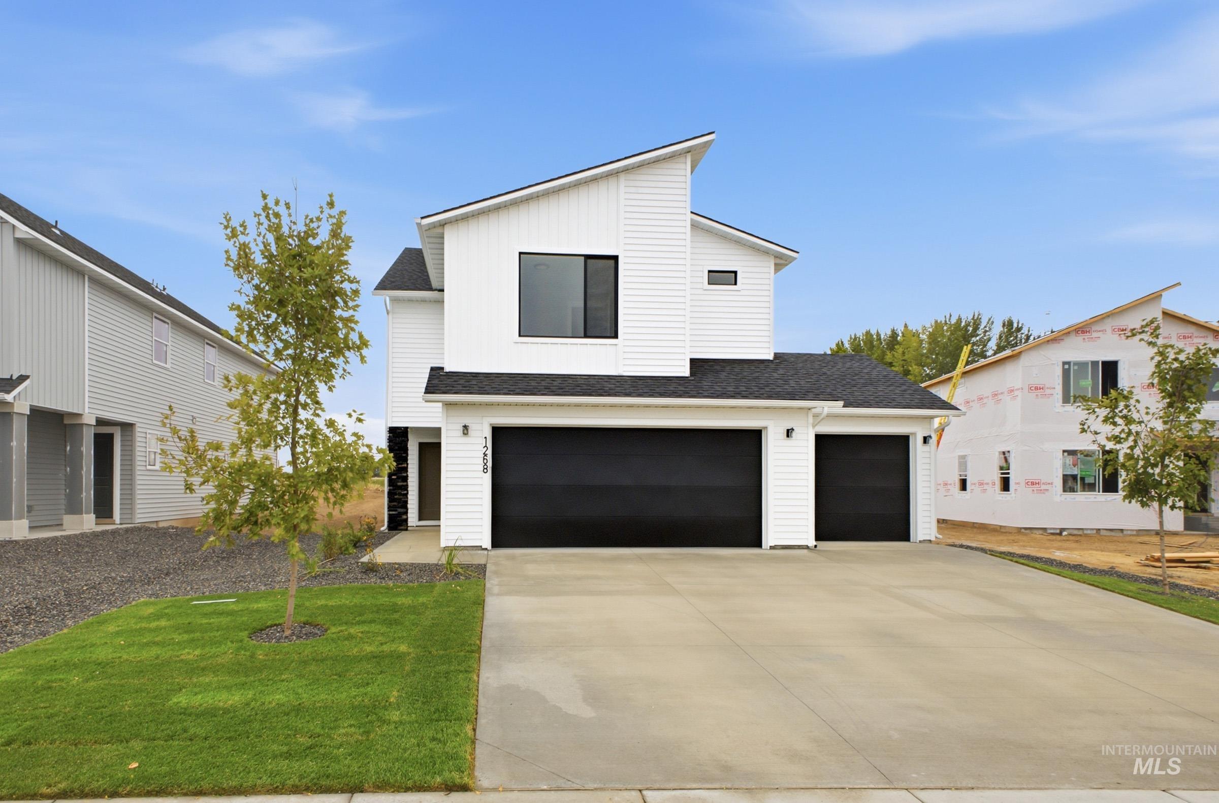 1268 N Coltsfoot Ave Property Photo 1