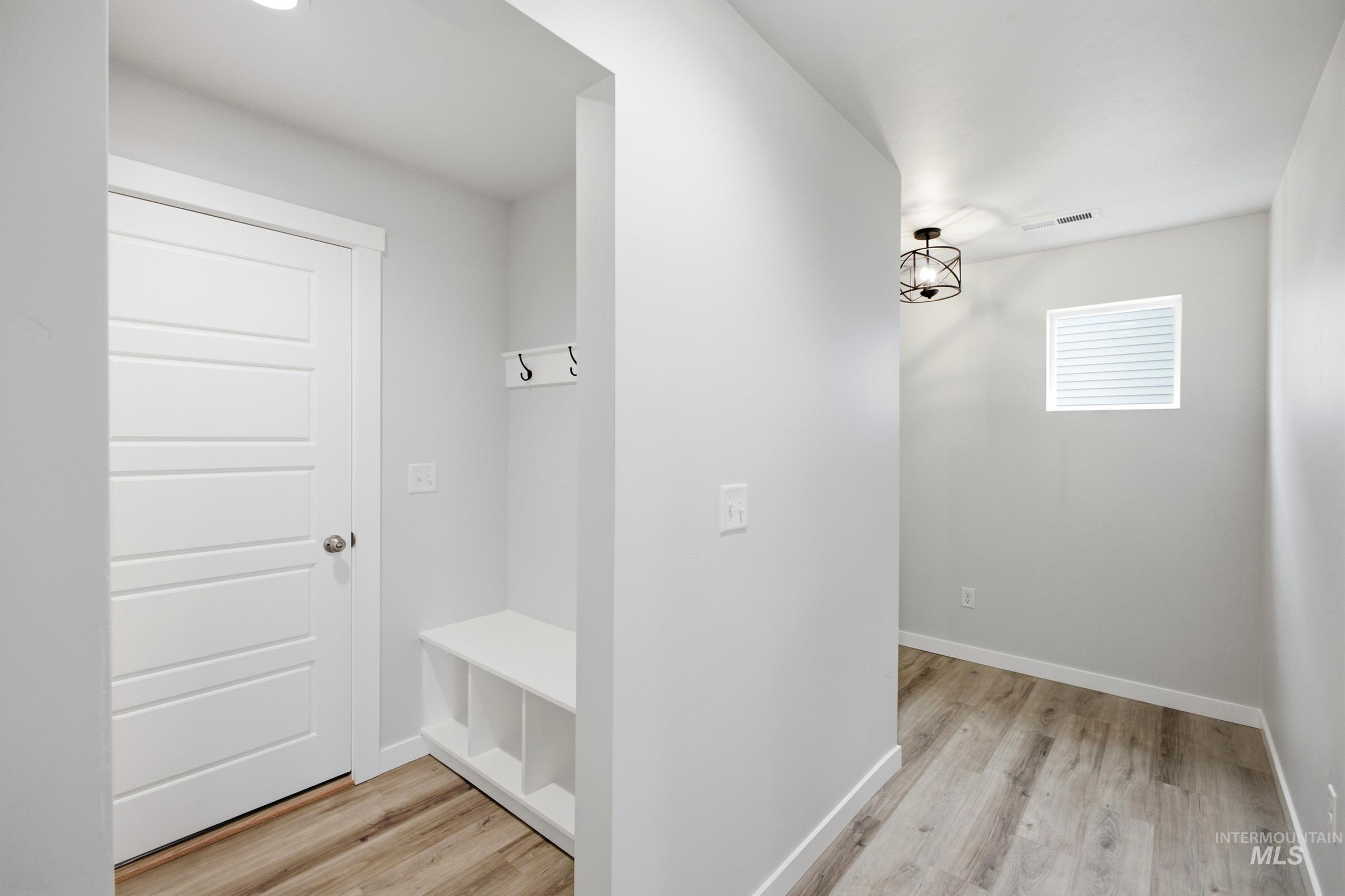 1268 N Coltsfoot Ave Property Photo 12