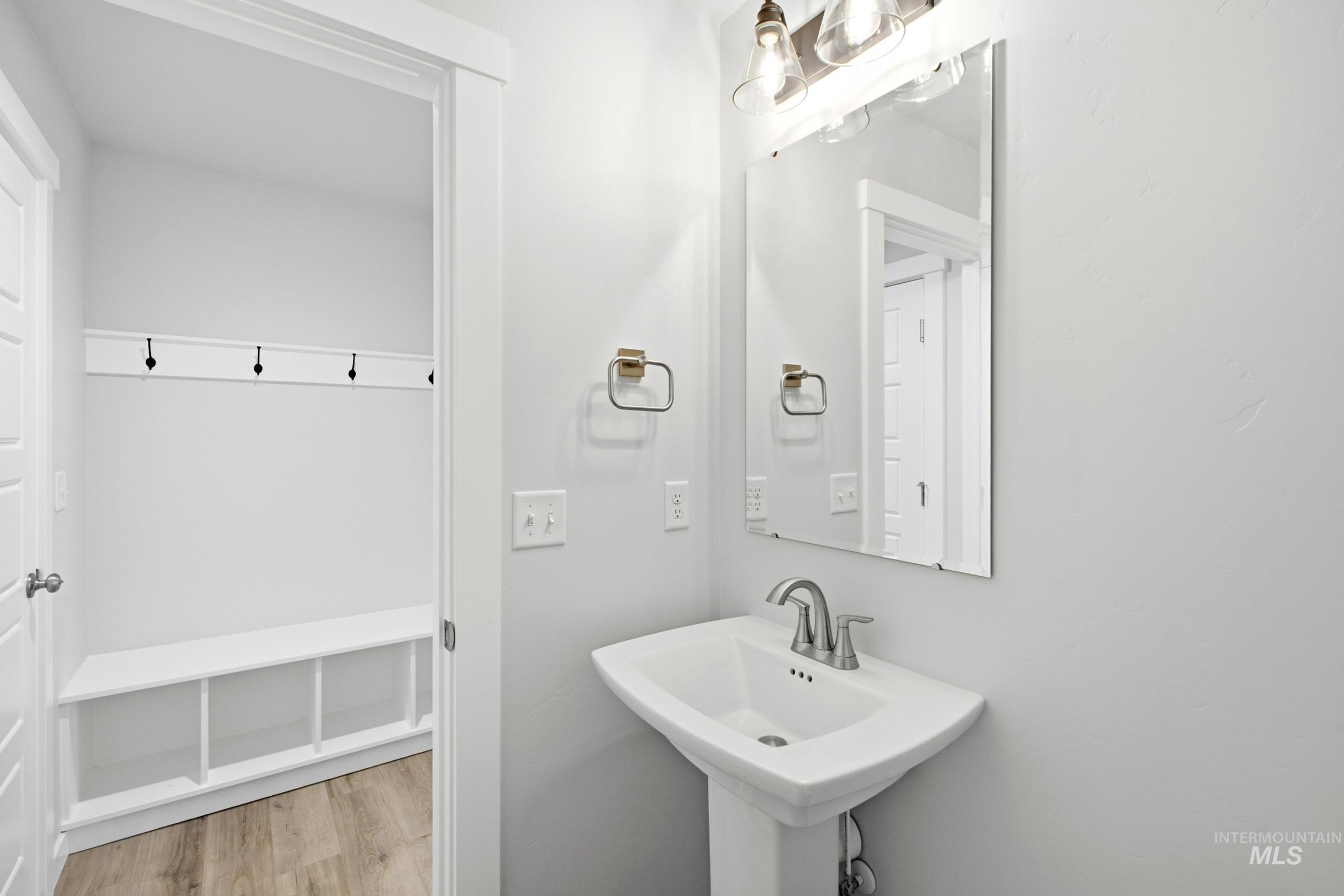 1268 N Coltsfoot Ave Property Photo 13