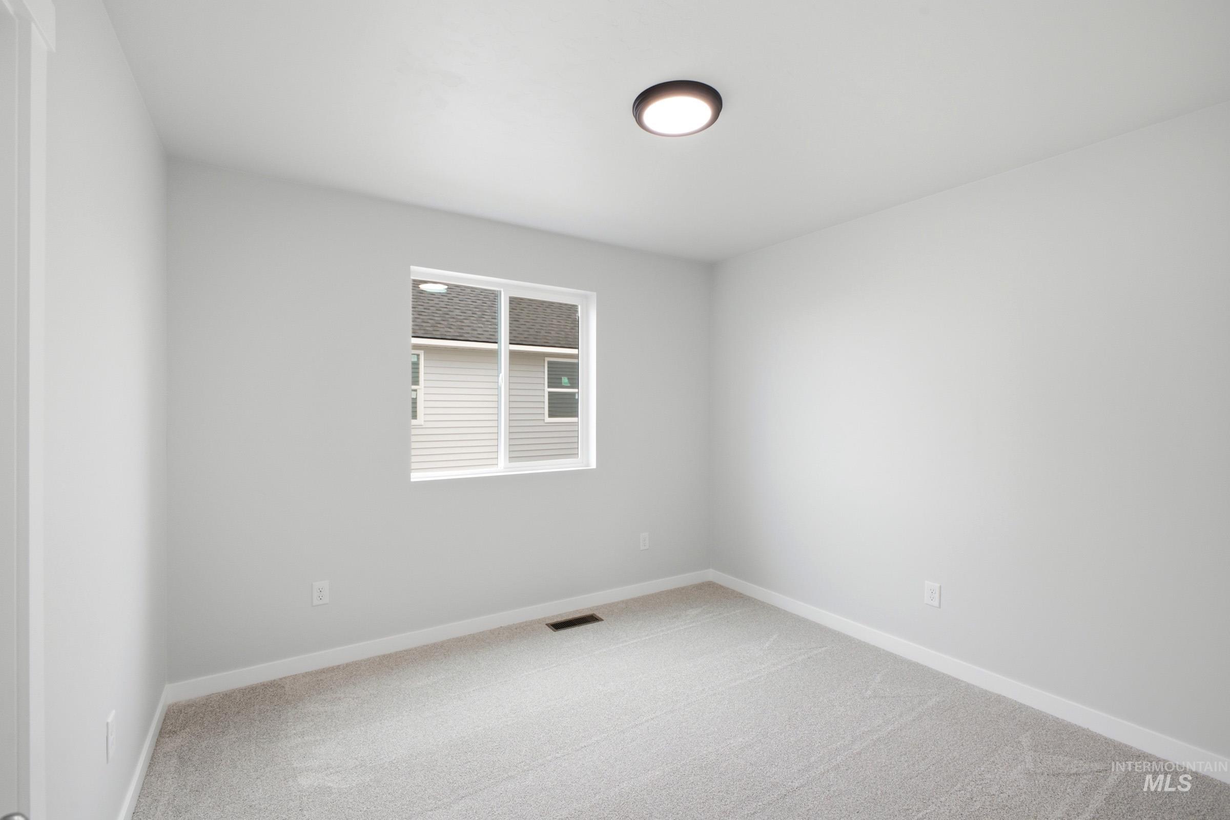 1268 N Coltsfoot Ave Property Photo 16