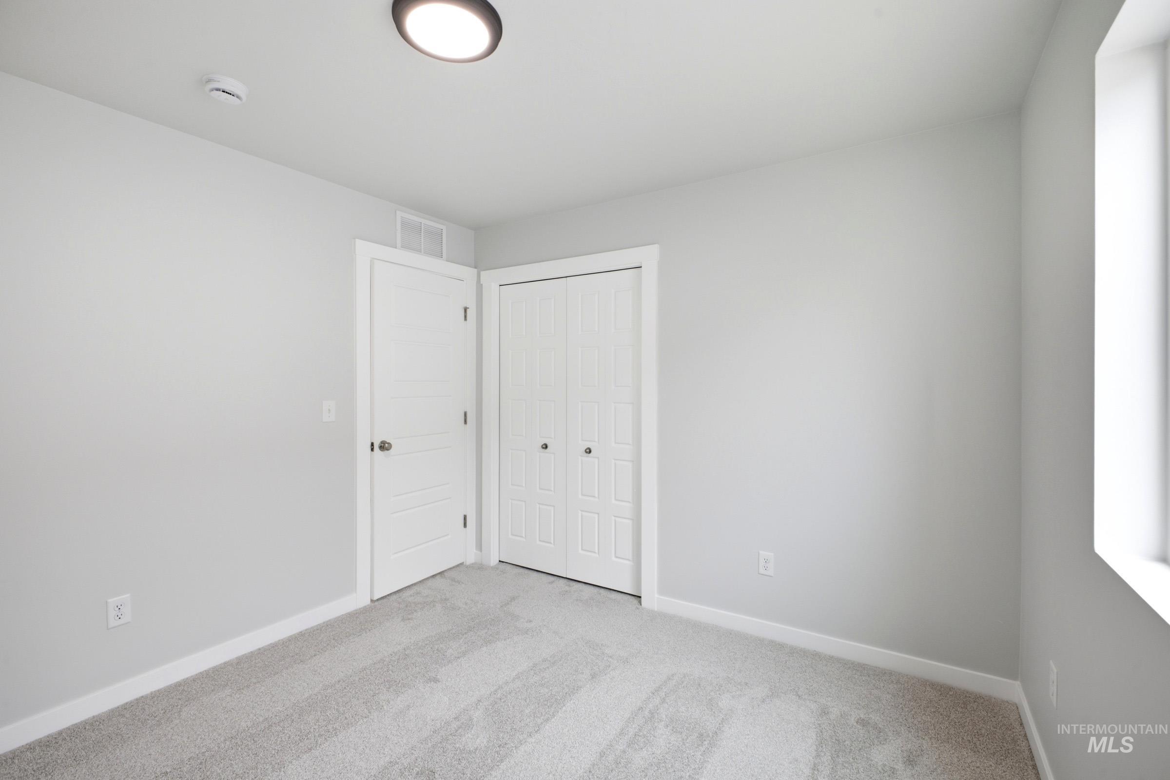 1268 N Coltsfoot Ave Property Photo 17