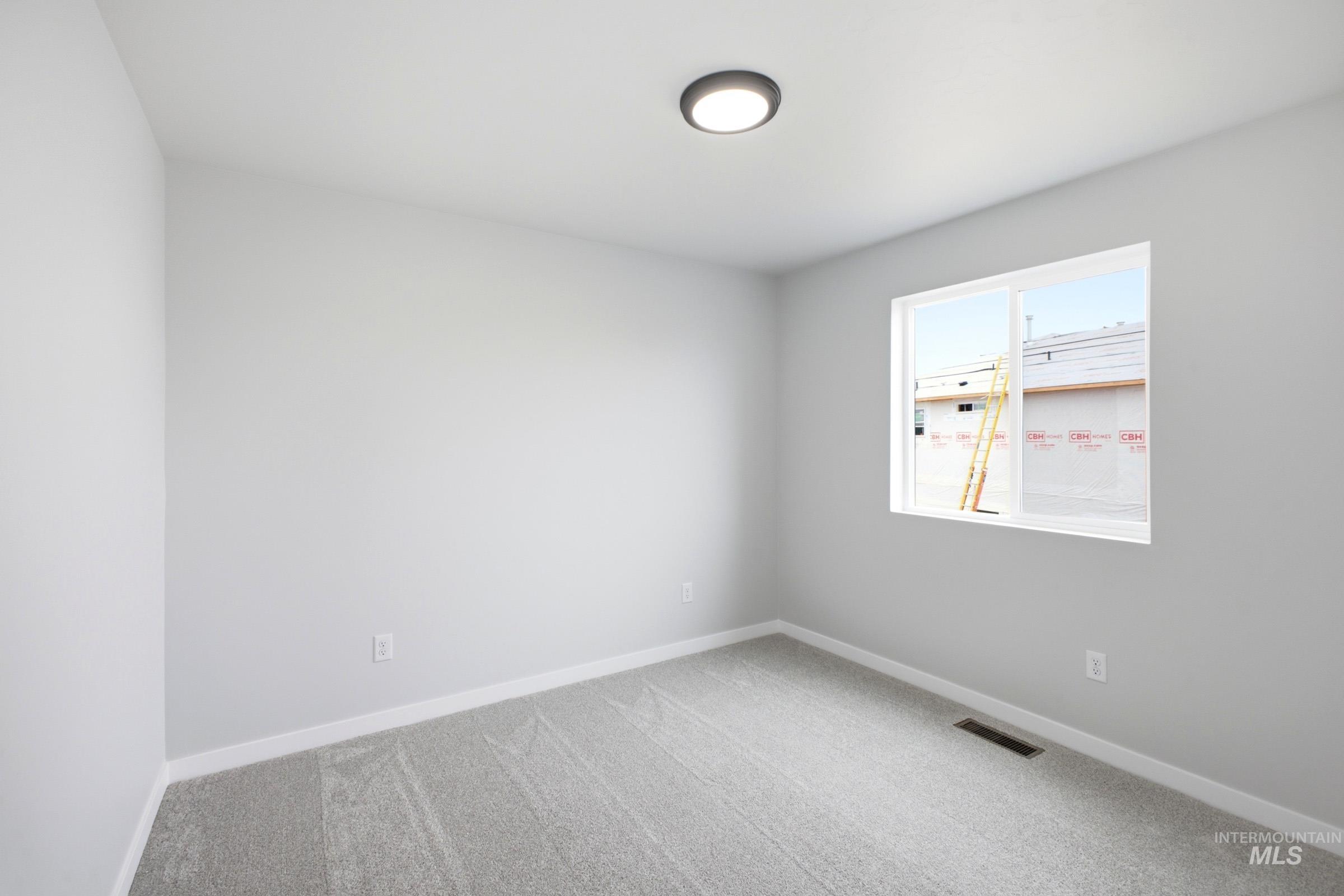 1268 N Coltsfoot Ave Property Photo 19