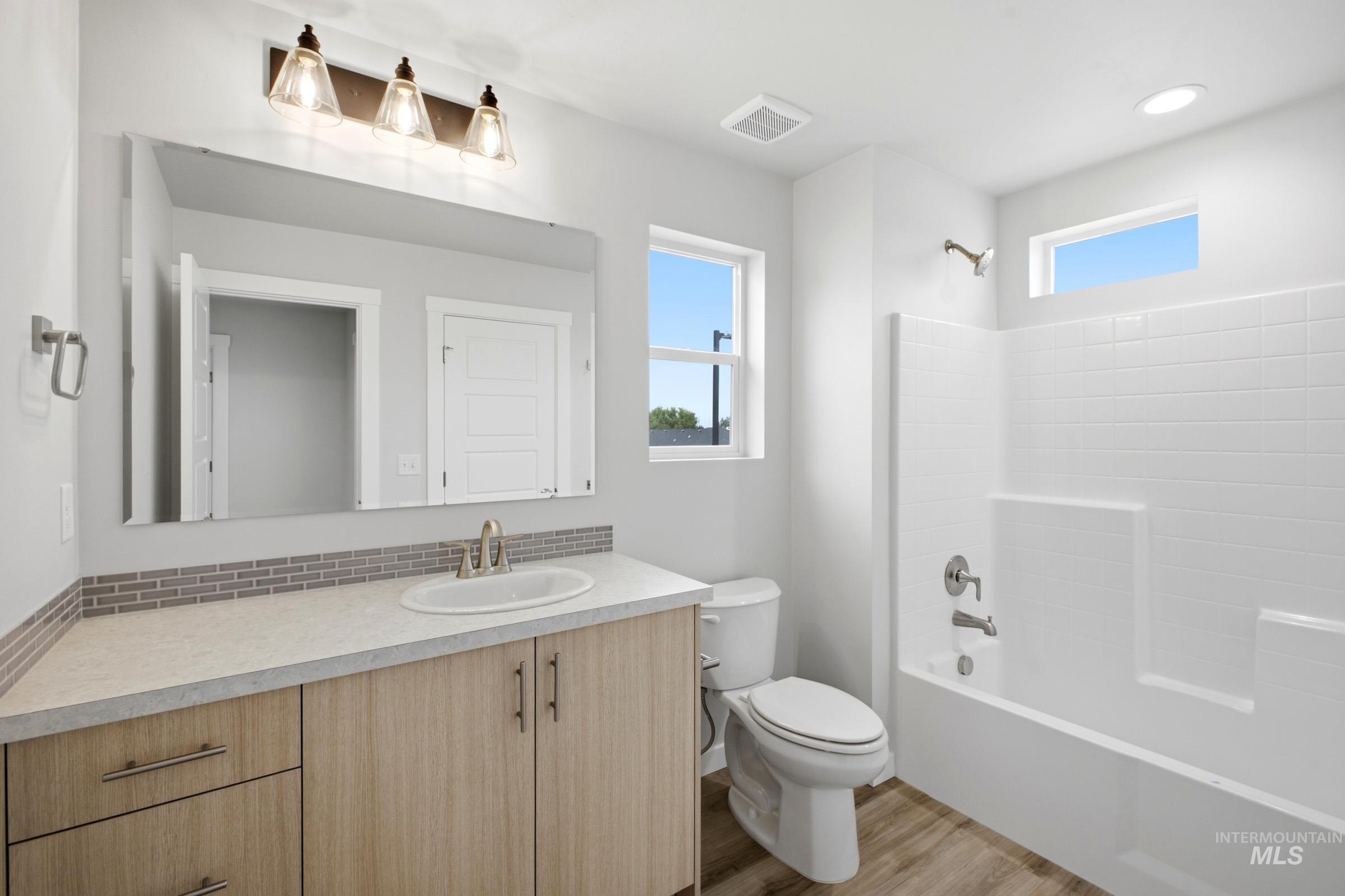 1268 N Coltsfoot Ave Property Photo 21