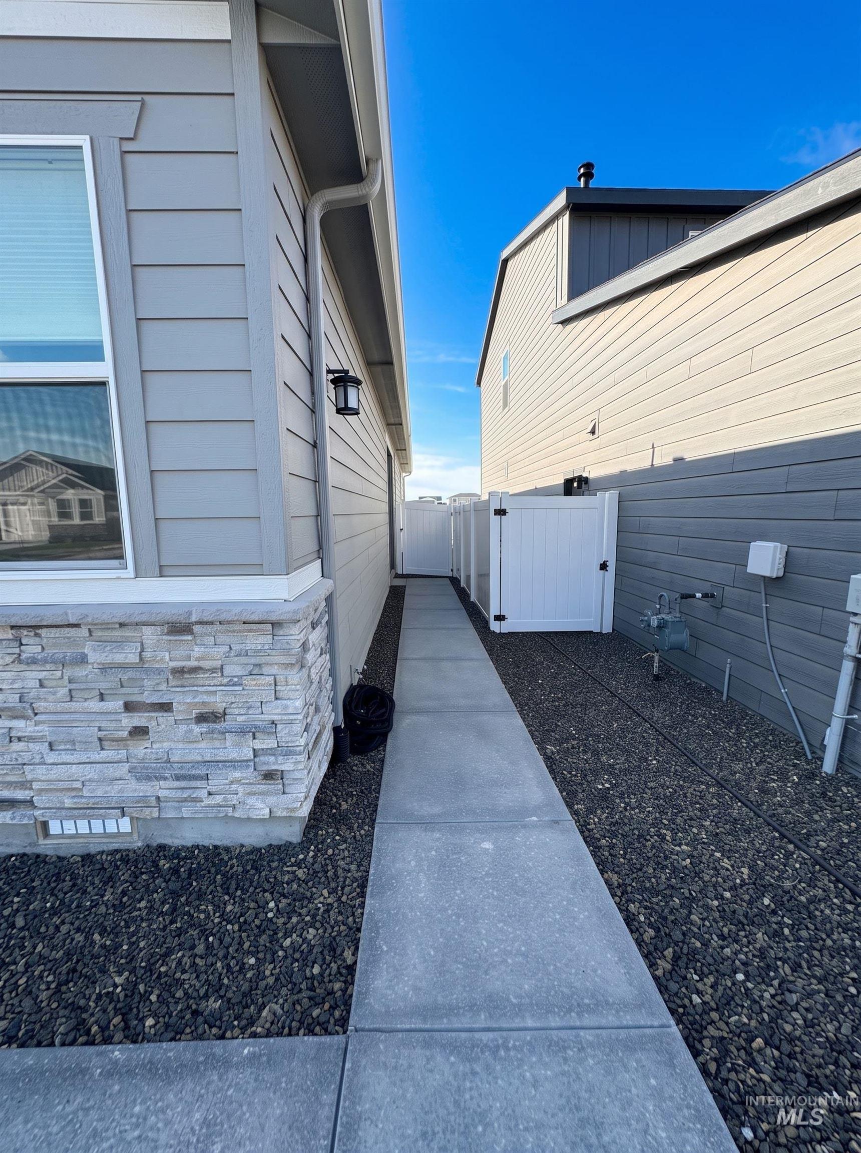 14661 Wing Spread Dr Property Photo 3