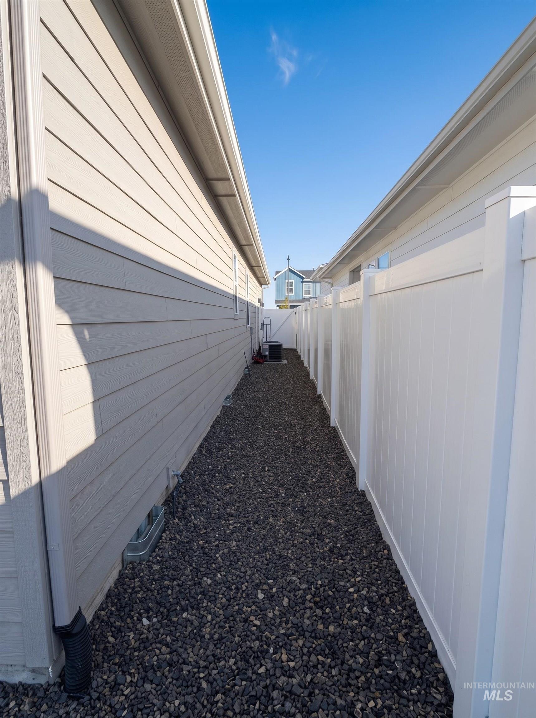 14661 Wing Spread Dr Property Photo 23