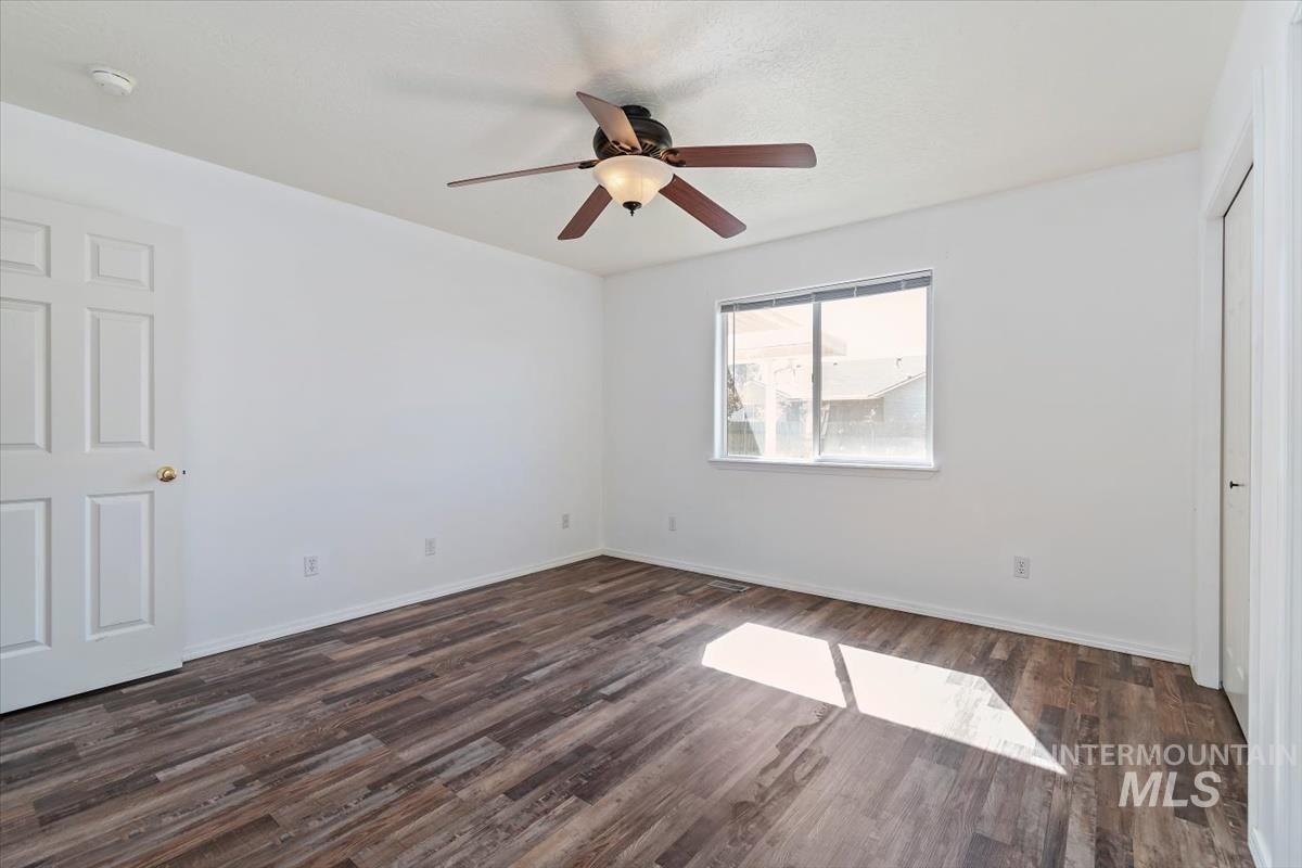 11927 Colonial Property Photo 6