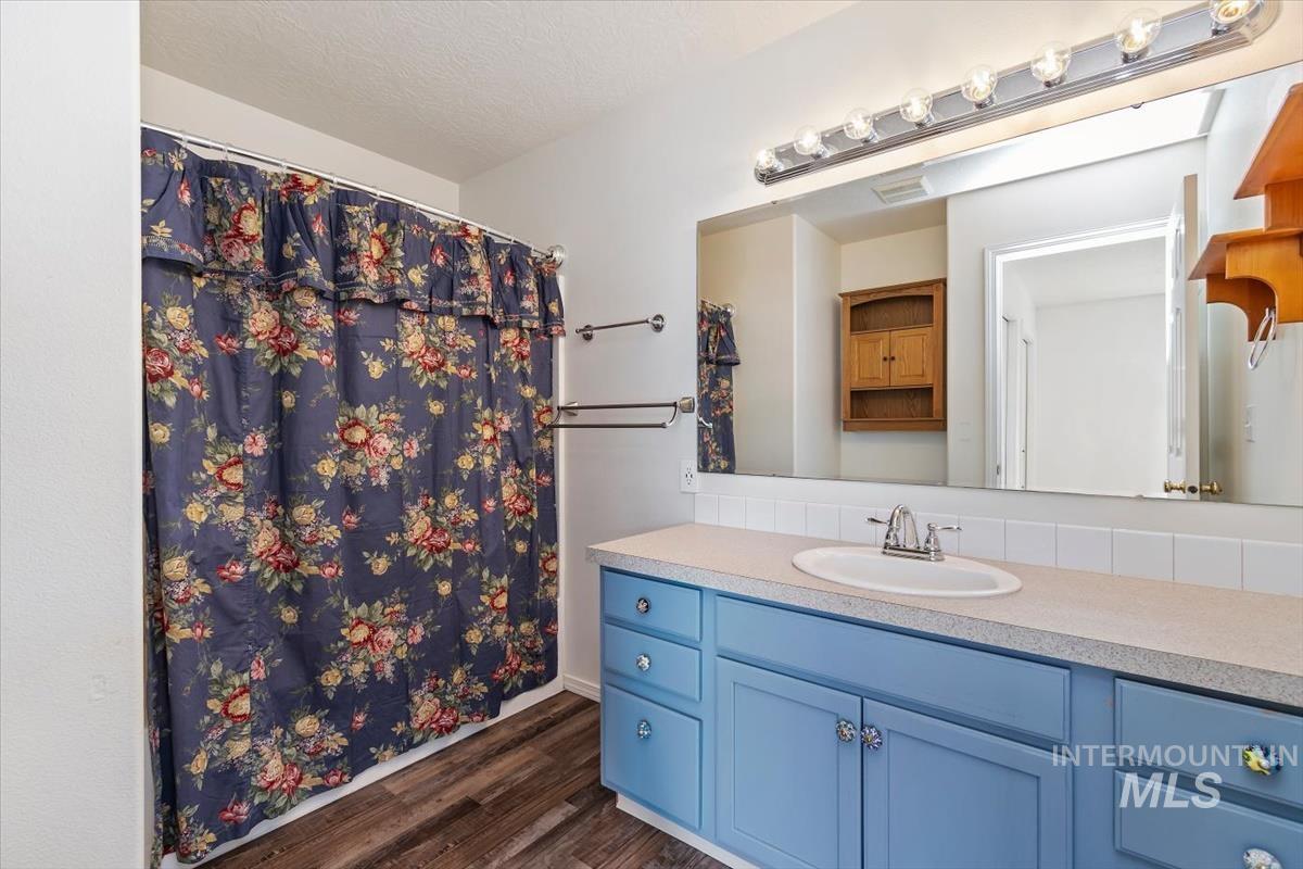 11927 Colonial Property Photo 7