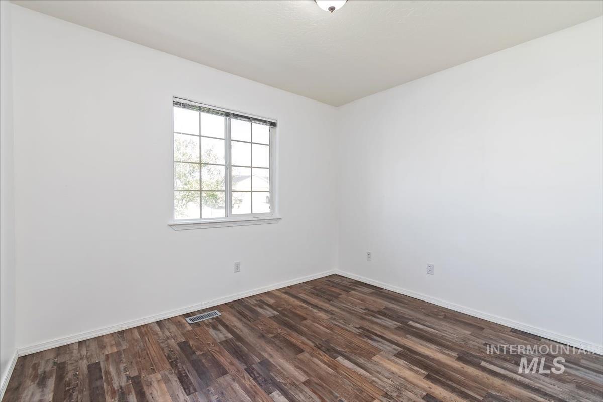 11927 Colonial Property Photo 13