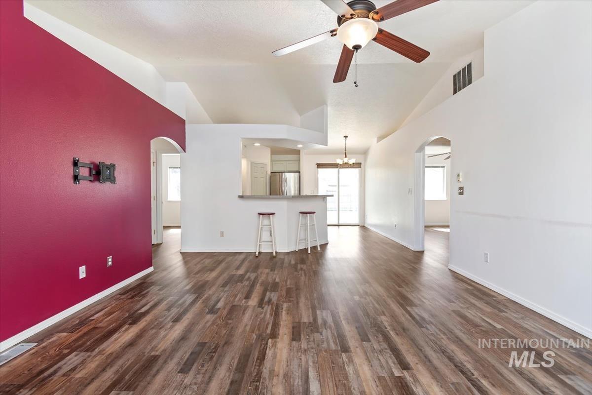 11927 Colonial Property Photo 17