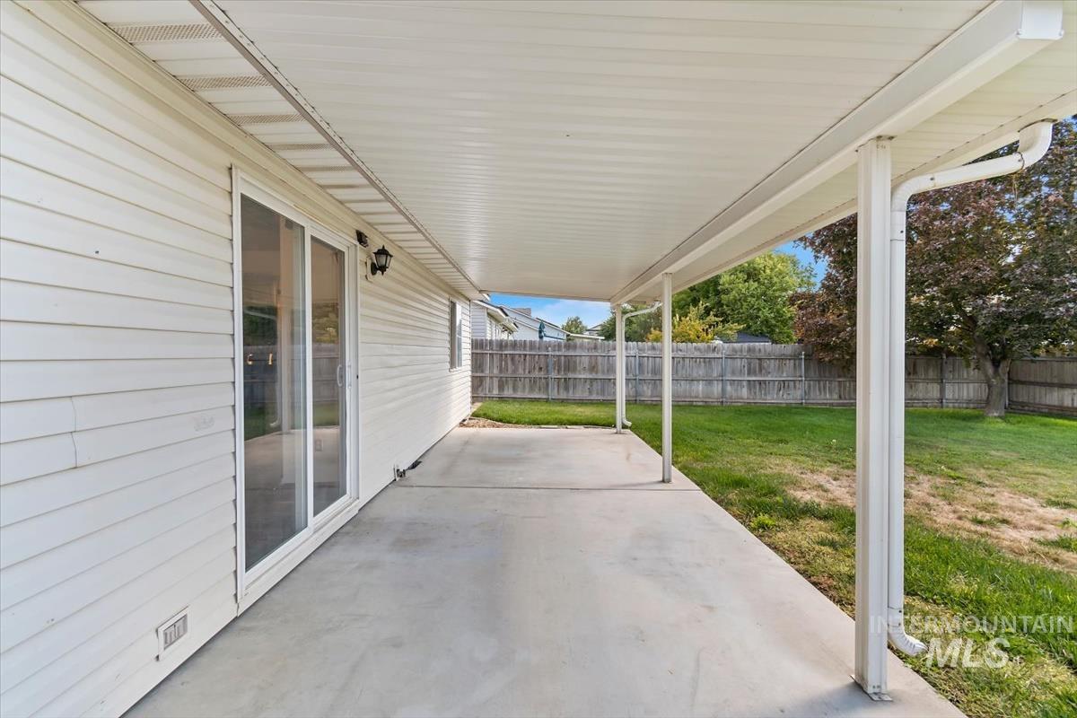11927 Colonial Property Photo 30
