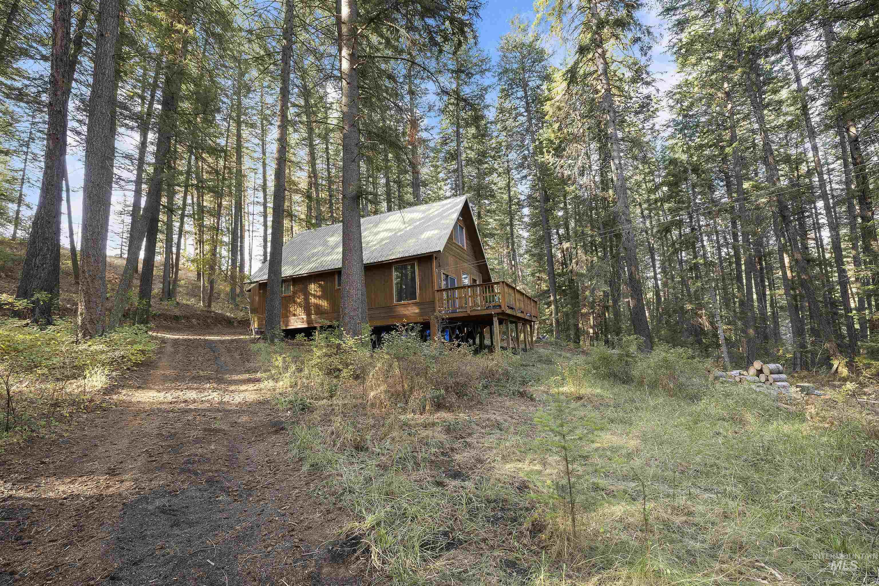 845 Edgehill Drive Property Photo 8