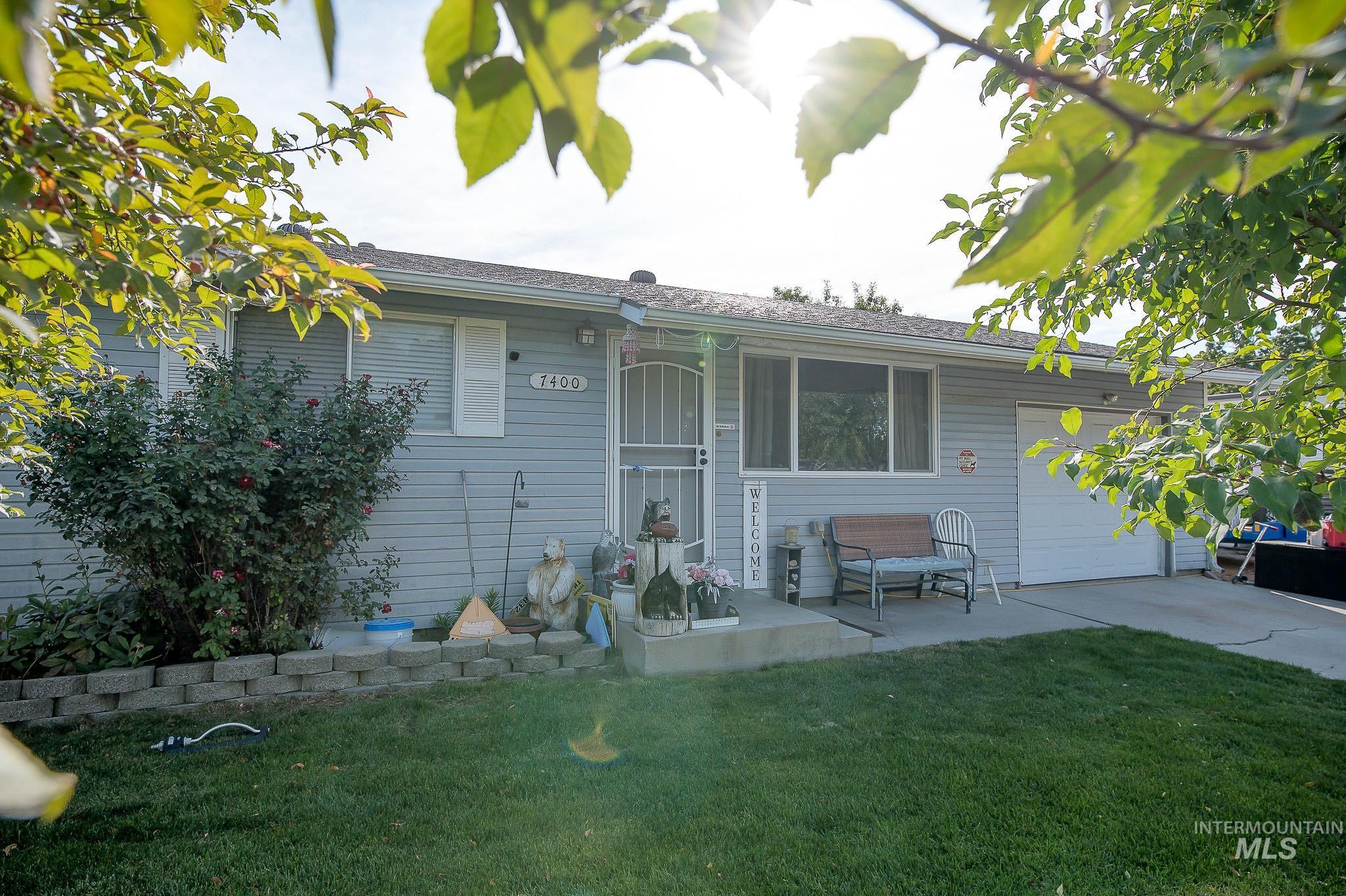 7400 S Muirwood Ave Property Photo 1