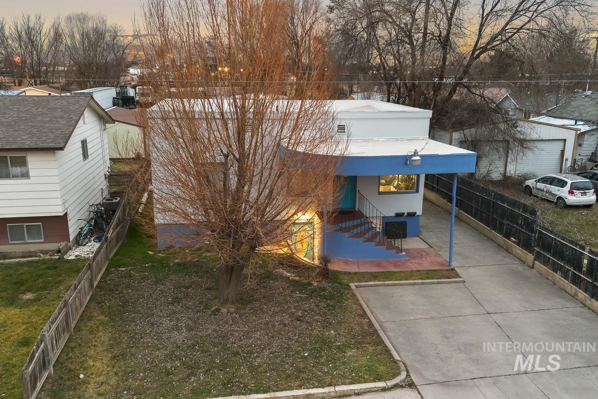 116 22nd Ave S Property Photo 2