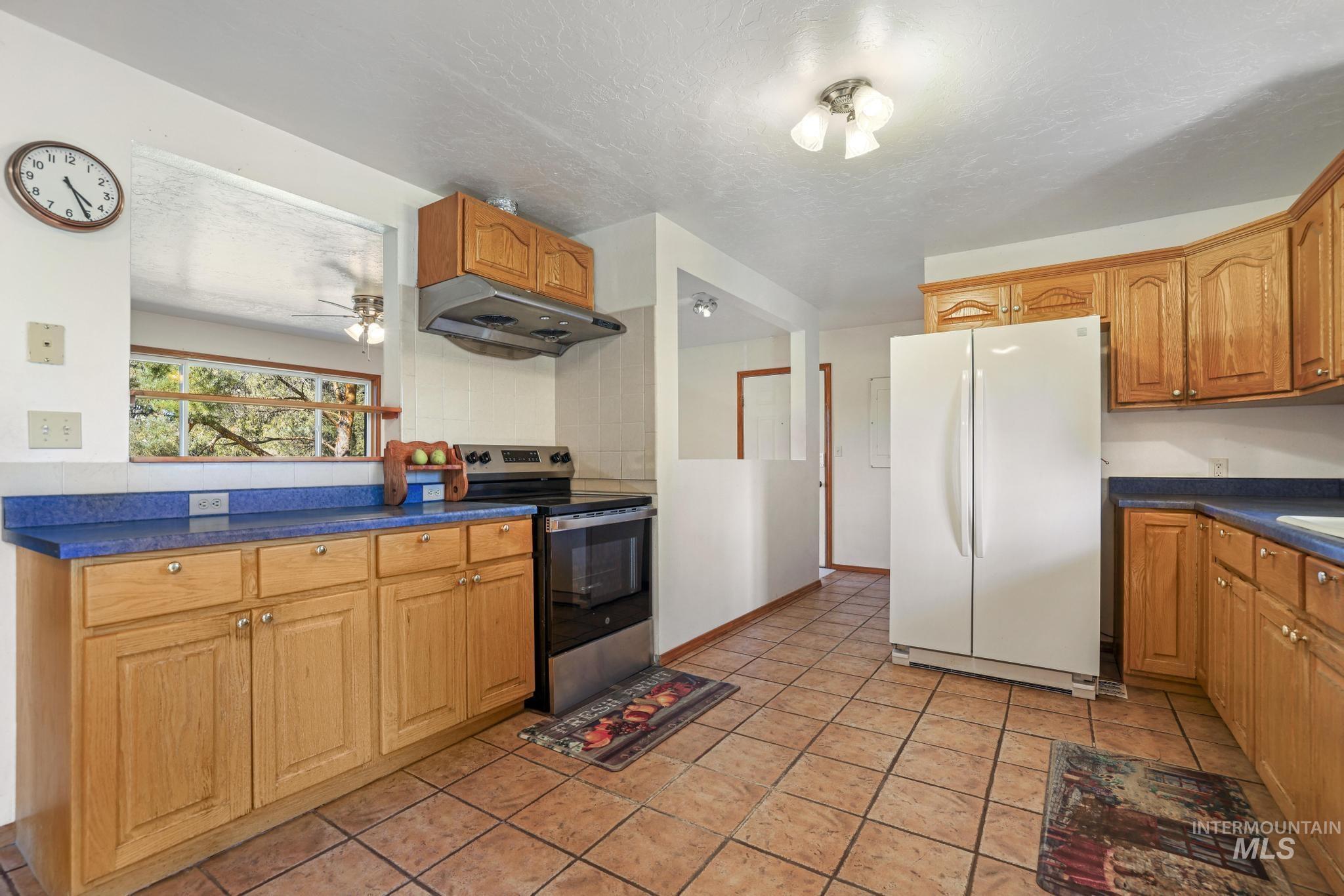 4796 River Rd Property Photo 11