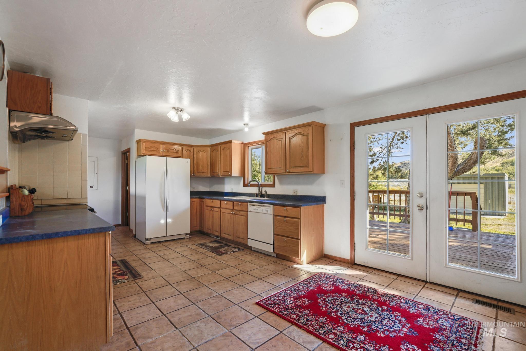 4796 River Rd Property Photo 12