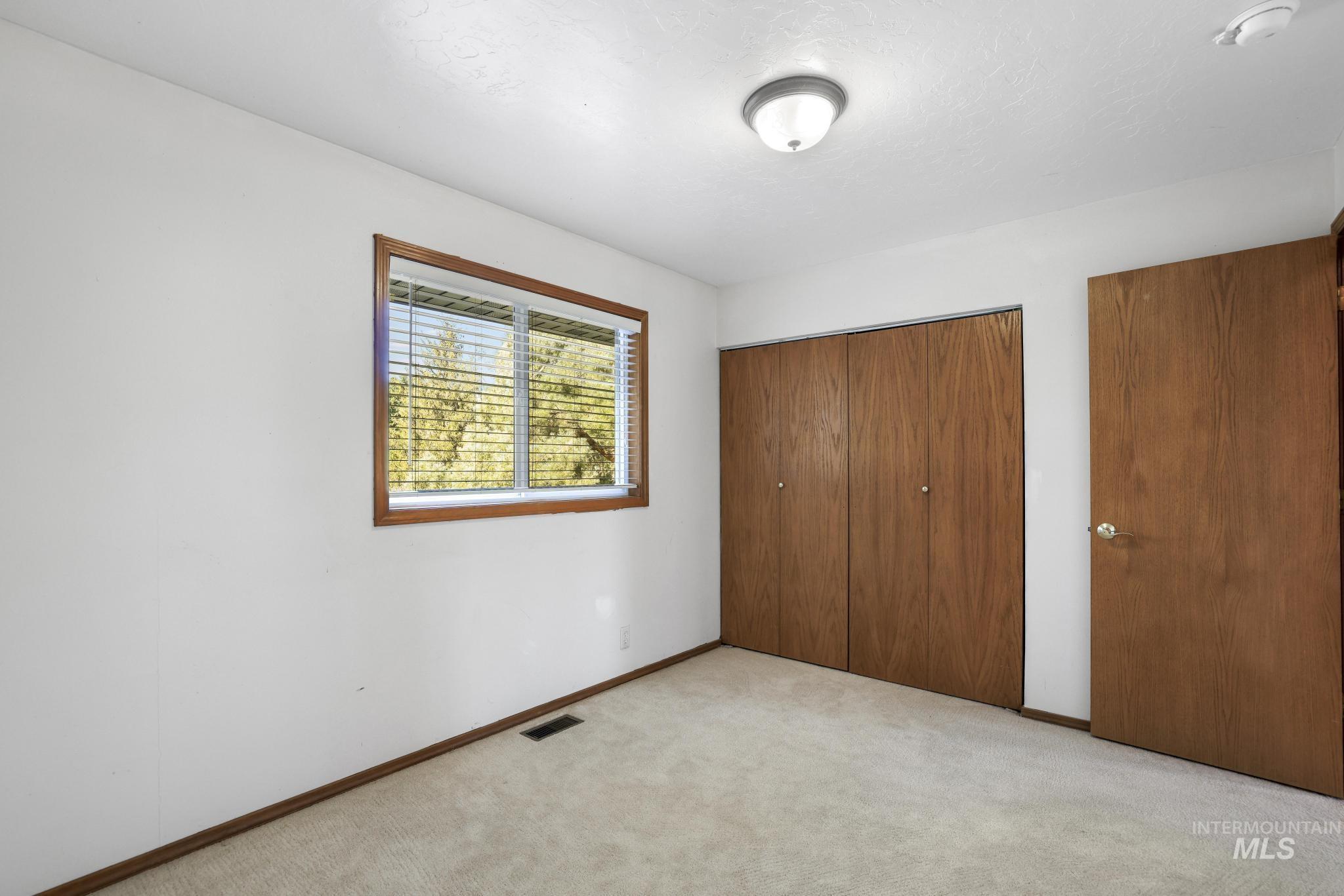 4796 River Rd Property Photo 15