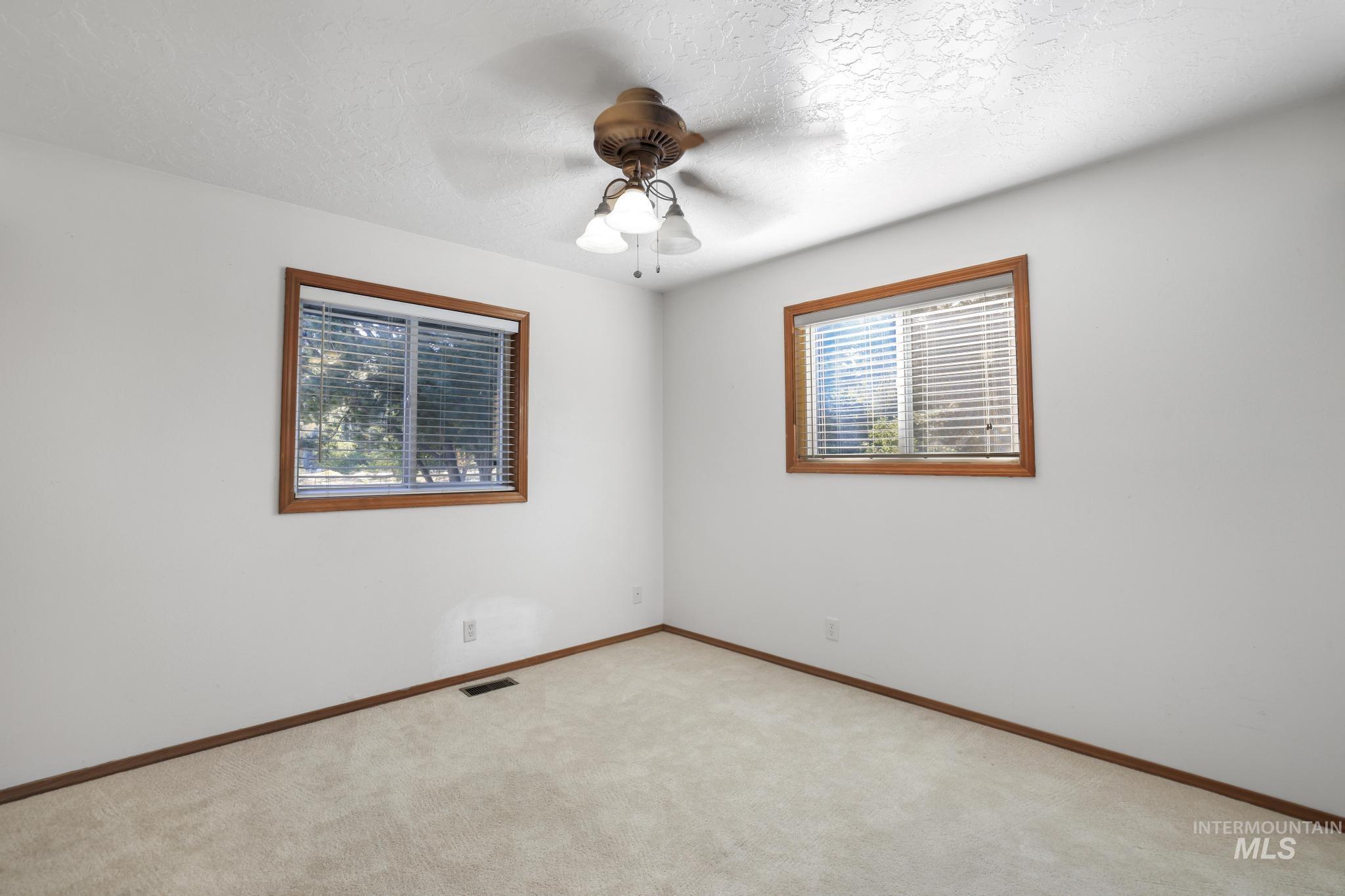 4796 River Rd Property Photo 17