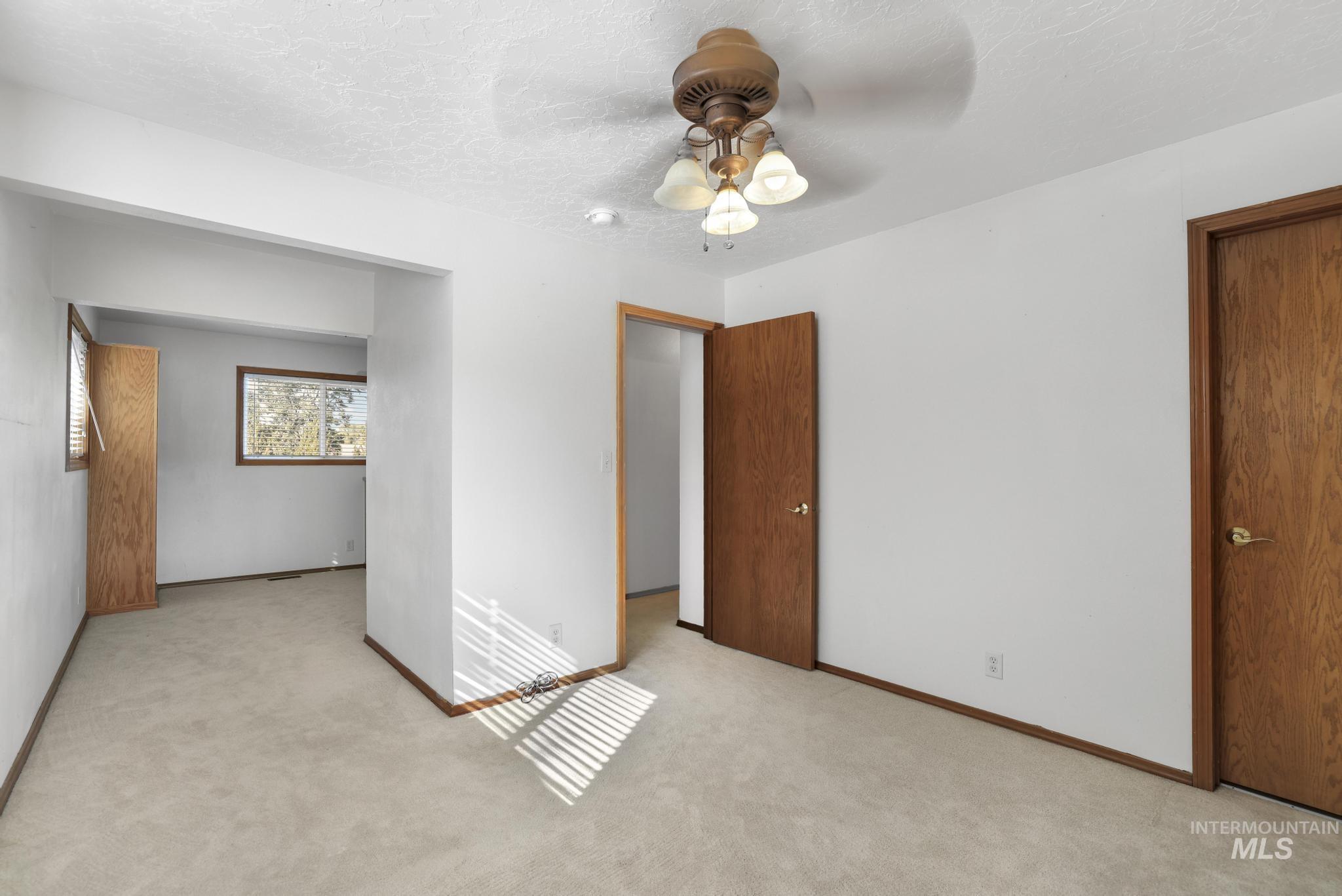 4796 River Rd Property Photo 18