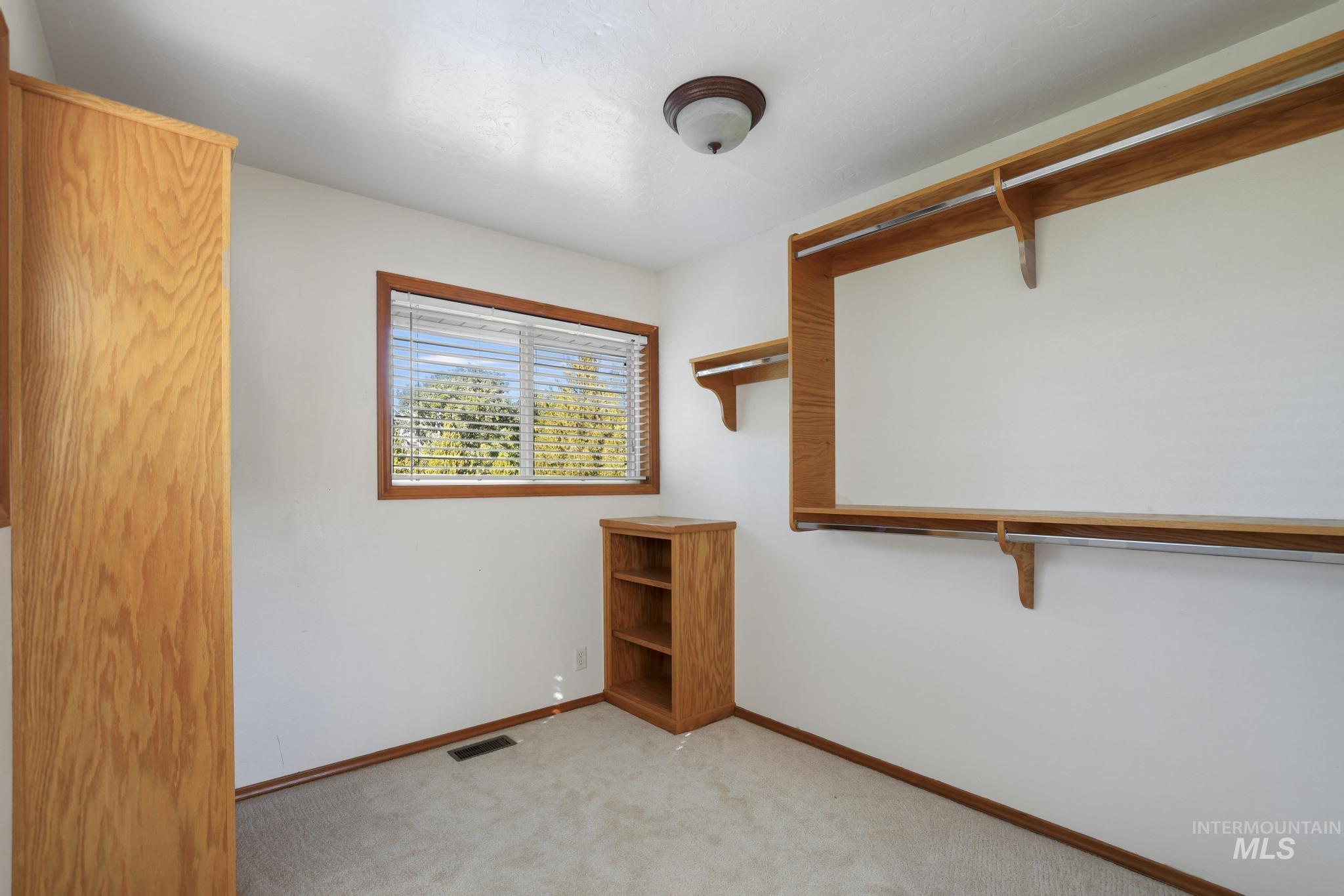 4796 River Rd Property Photo 19