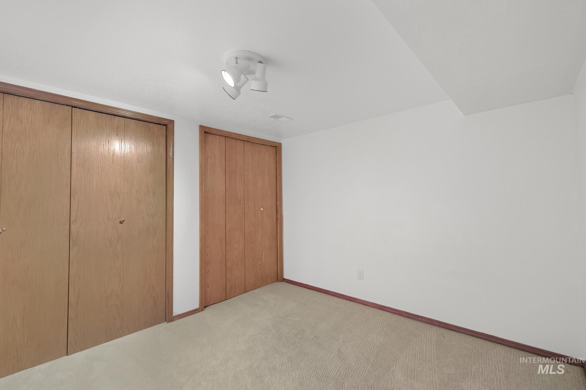 4796 River Rd Property Photo 29