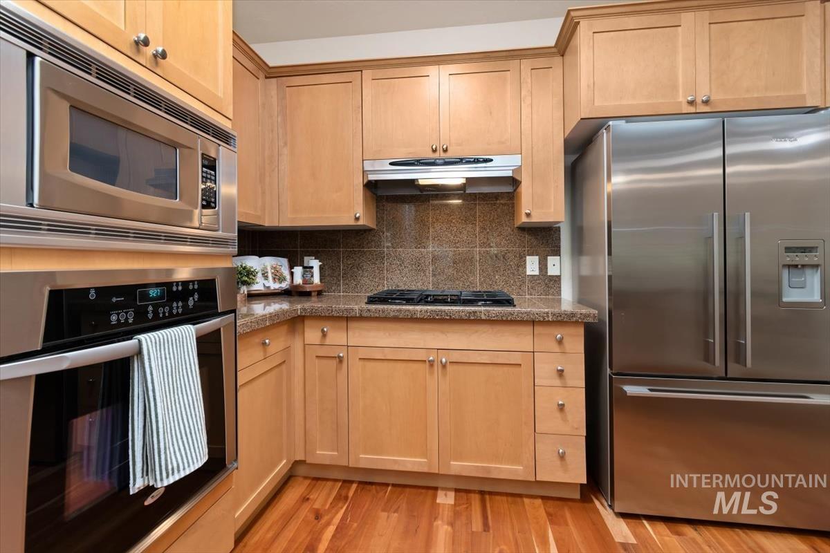 1124 E Winding Creek Drive Property Photo 36