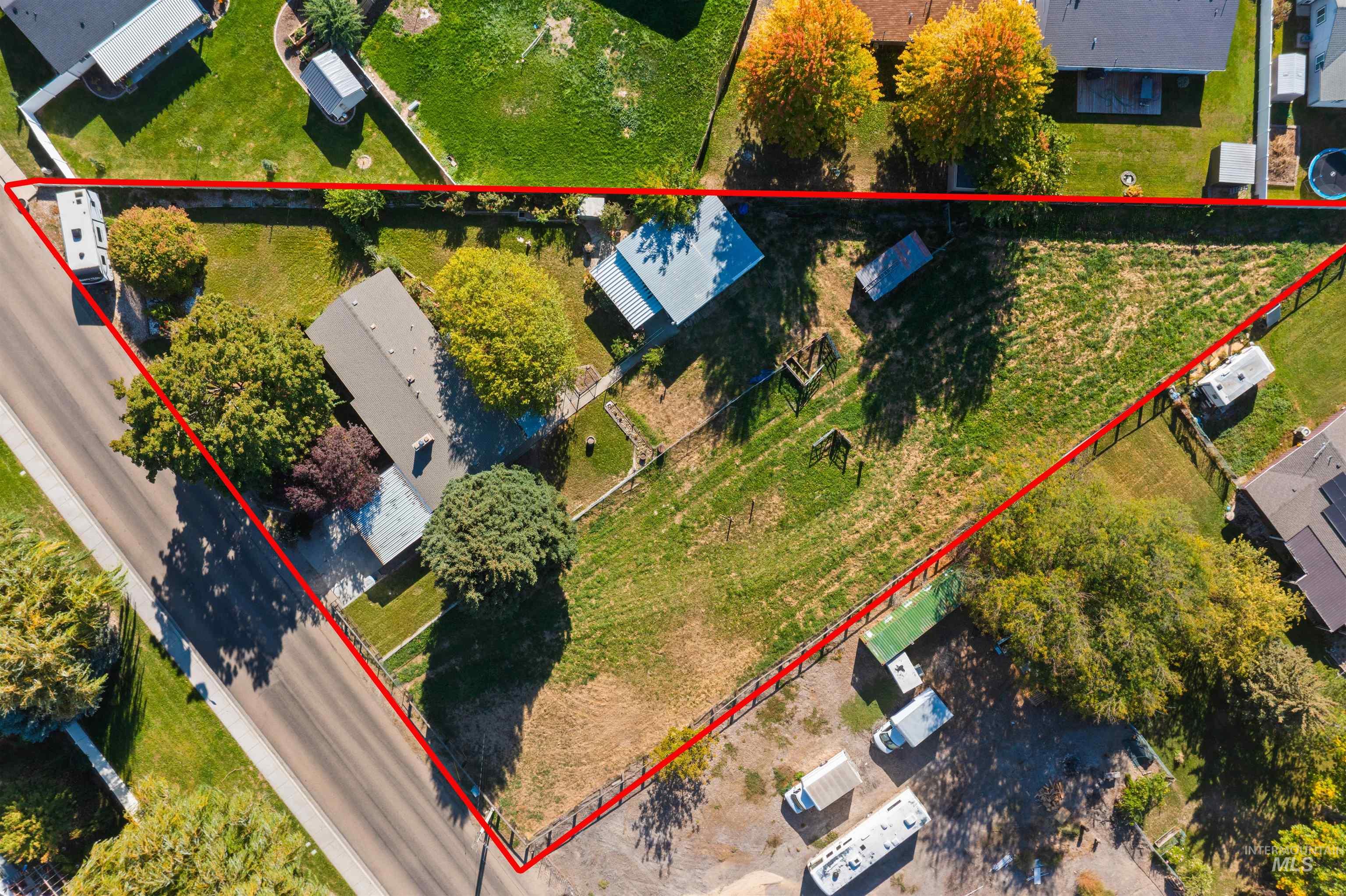 2724 Airport Ave Property Photo 3