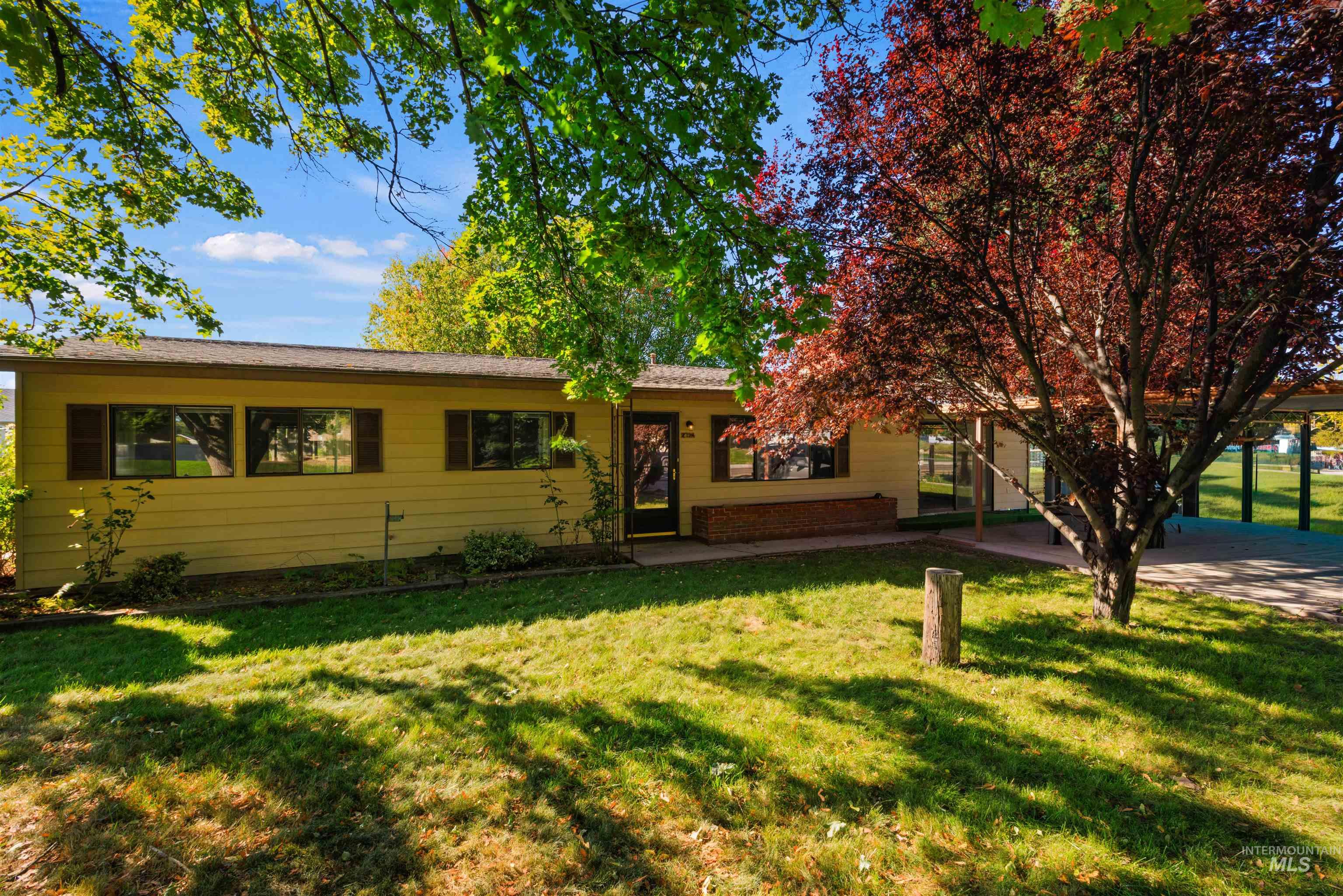 2724 Airport Ave Property Photo 5
