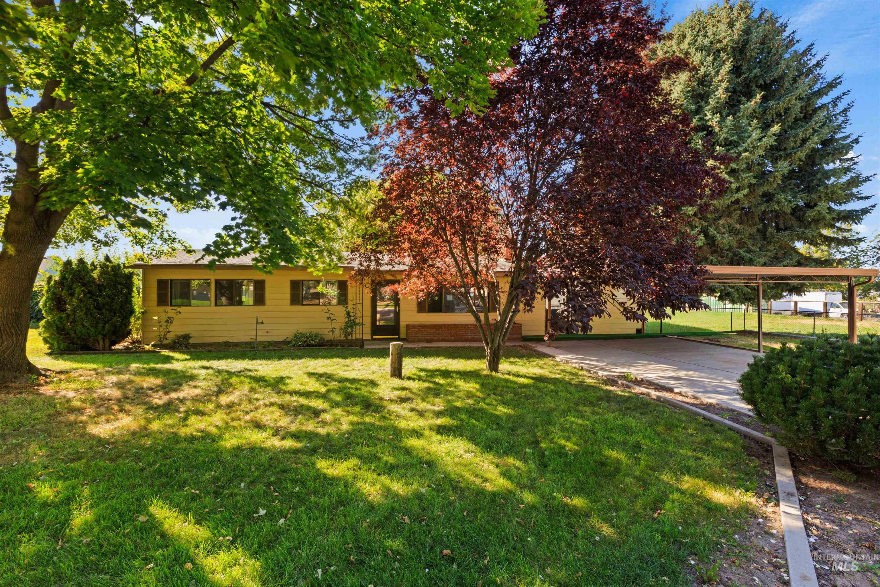 2724 Airport Ave Property Photo 6