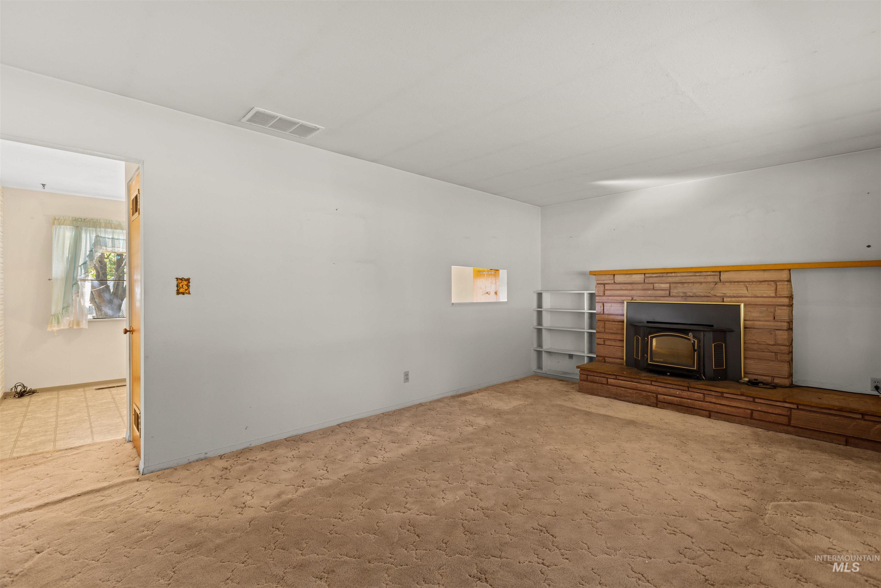 2724 Airport Ave Property Photo 9