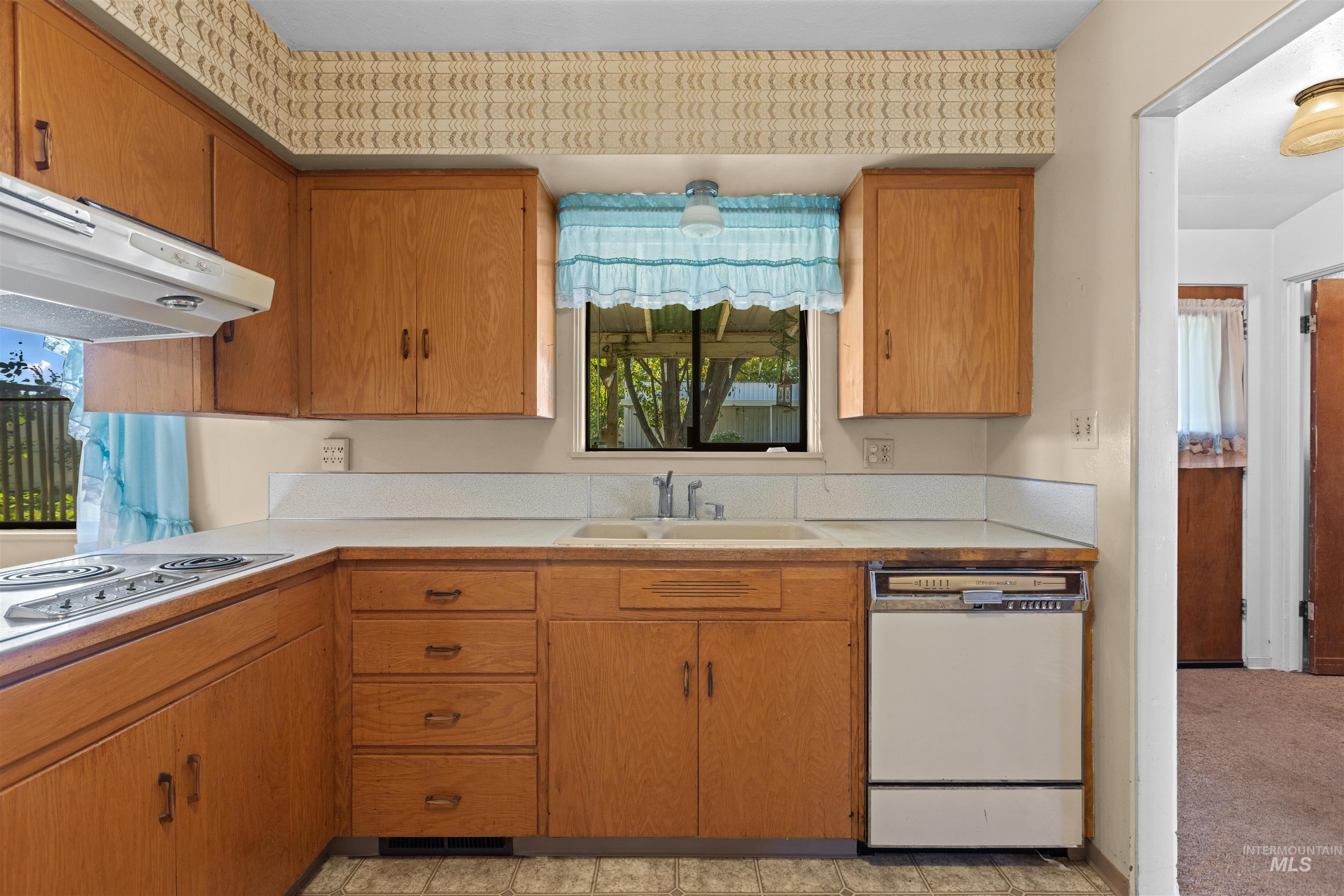 2724 Airport Ave Property Photo 14