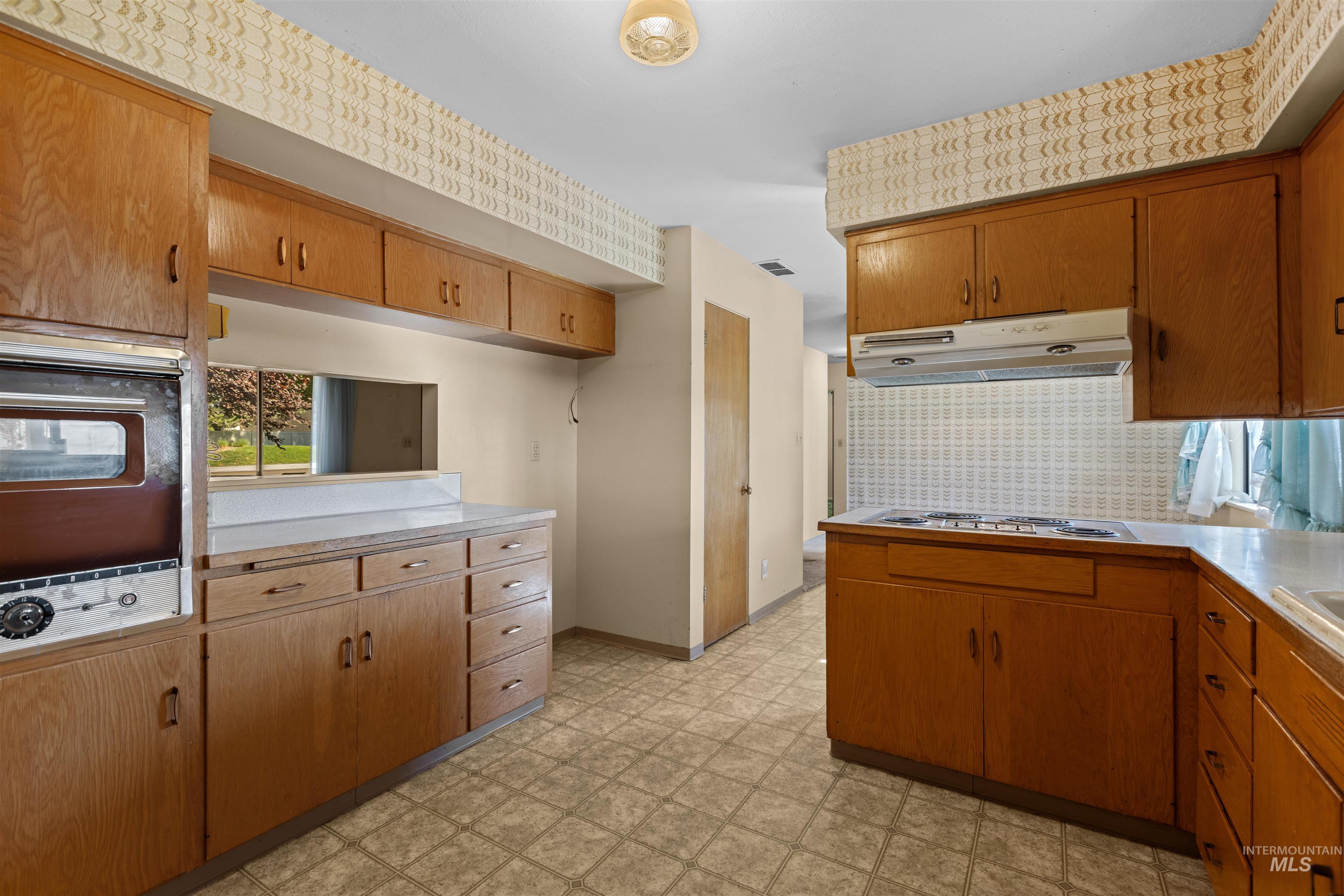 2724 Airport Ave Property Photo 15