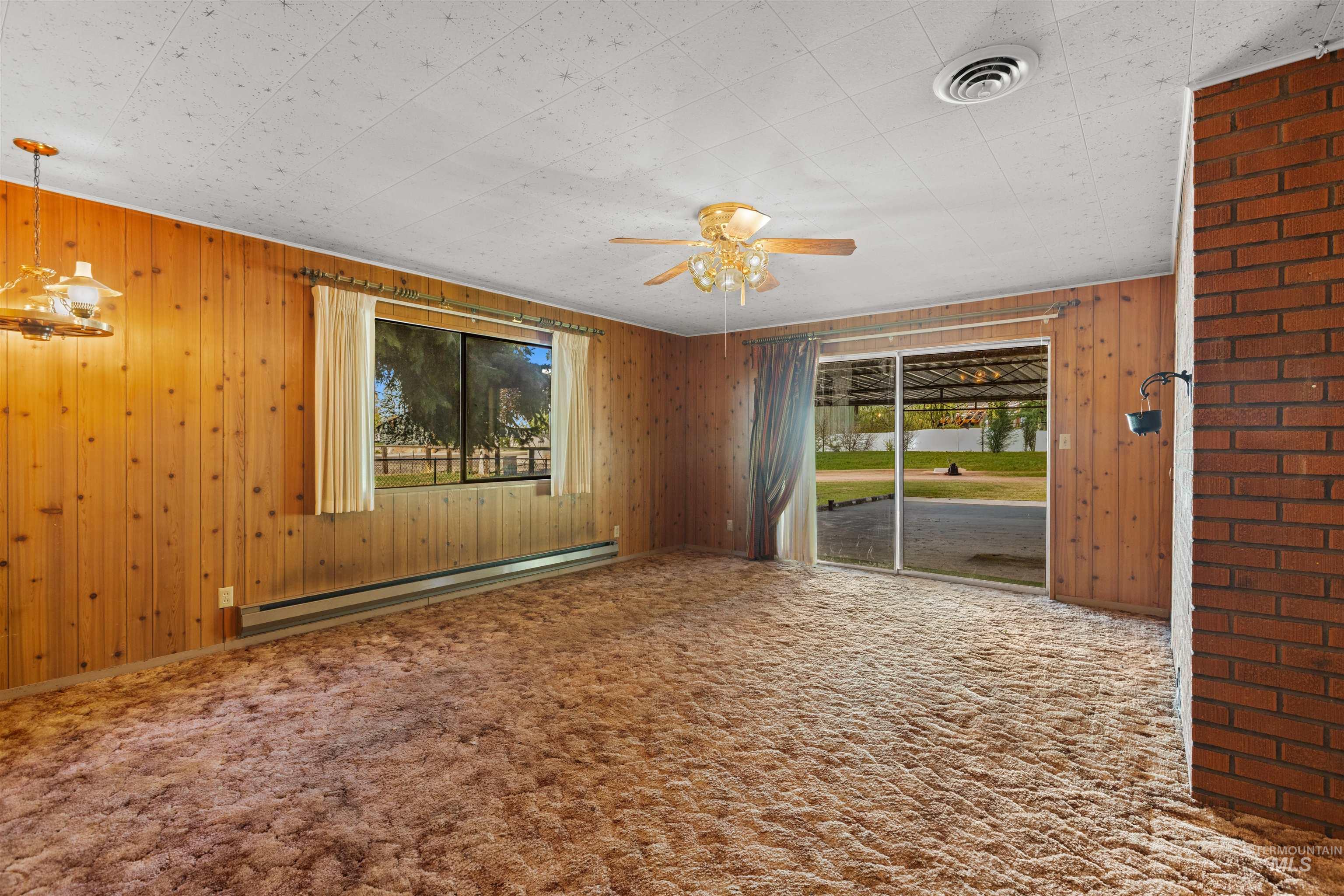 2724 Airport Ave Property Photo 18