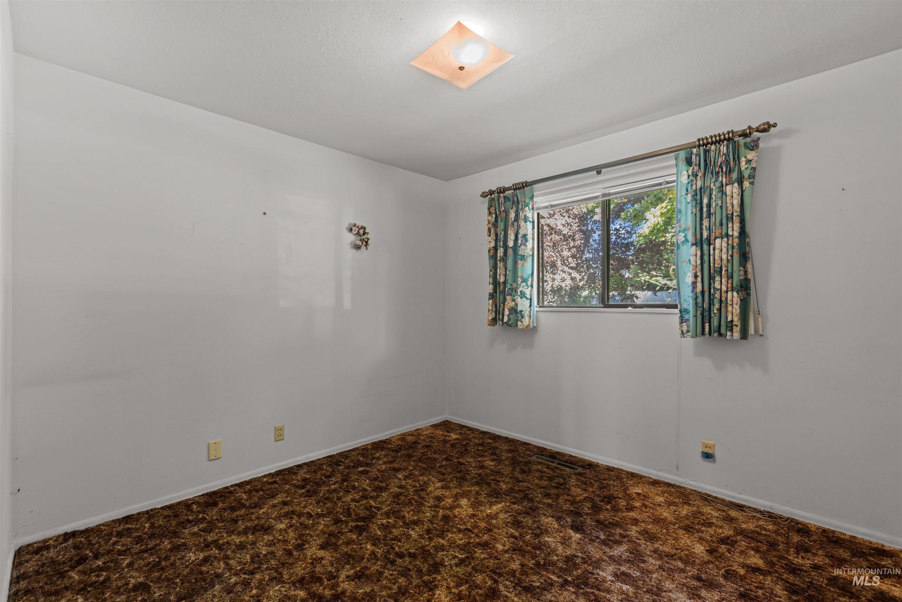 2724 Airport Ave Property Photo 25