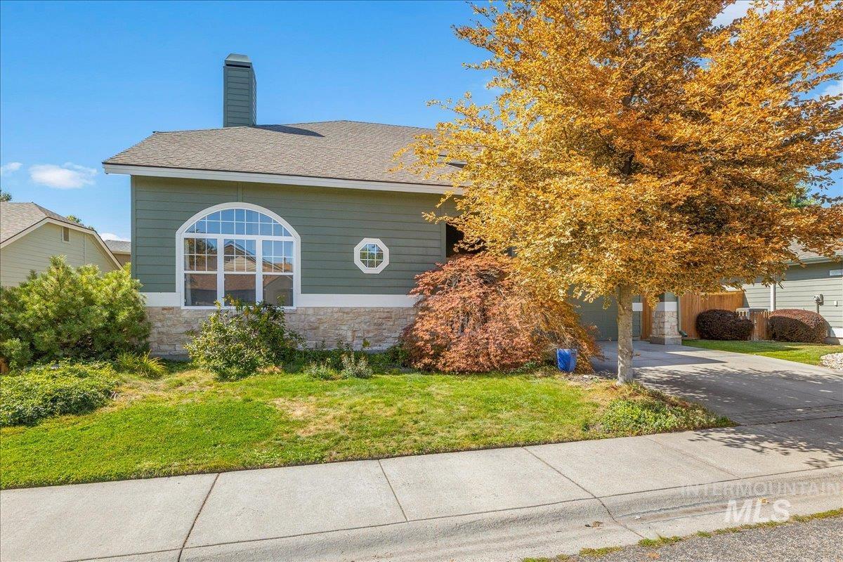366 E Brookhollow Dr Property Photo 1