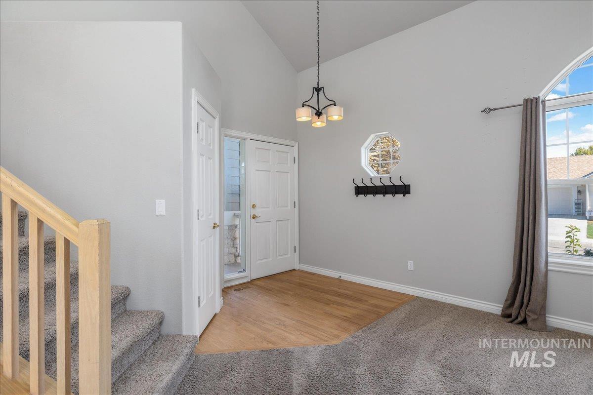 366 E Brookhollow Dr Property Photo 7