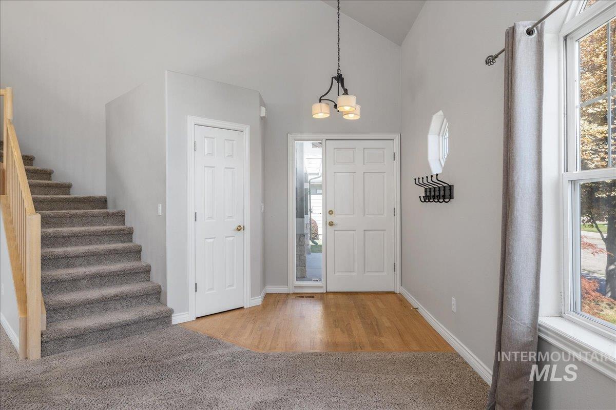 366 E Brookhollow Dr Property Photo 8