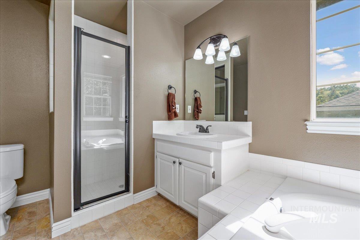 366 E Brookhollow Dr Property Photo 27