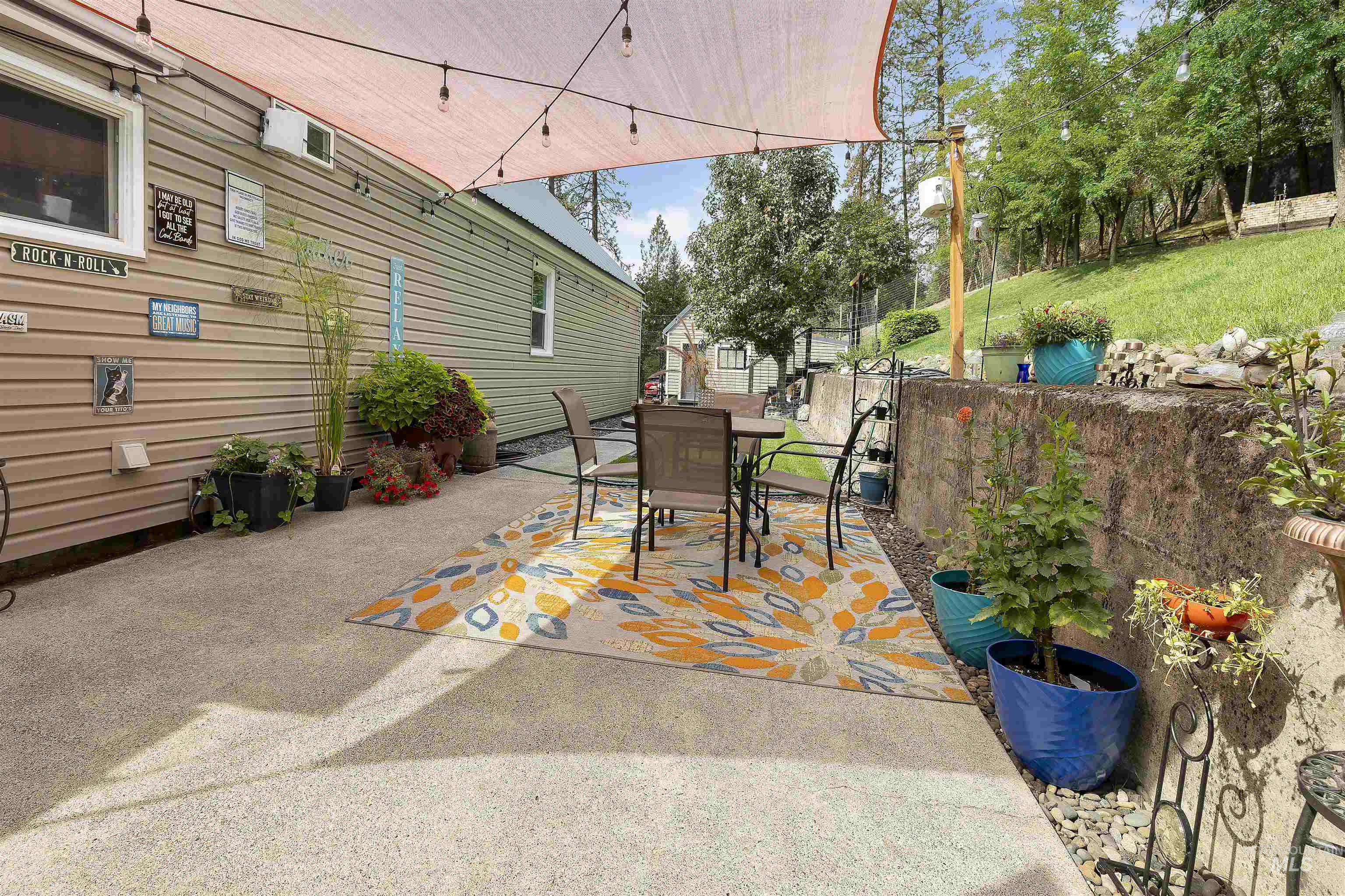 724 Floyd Ave Property Photo 33