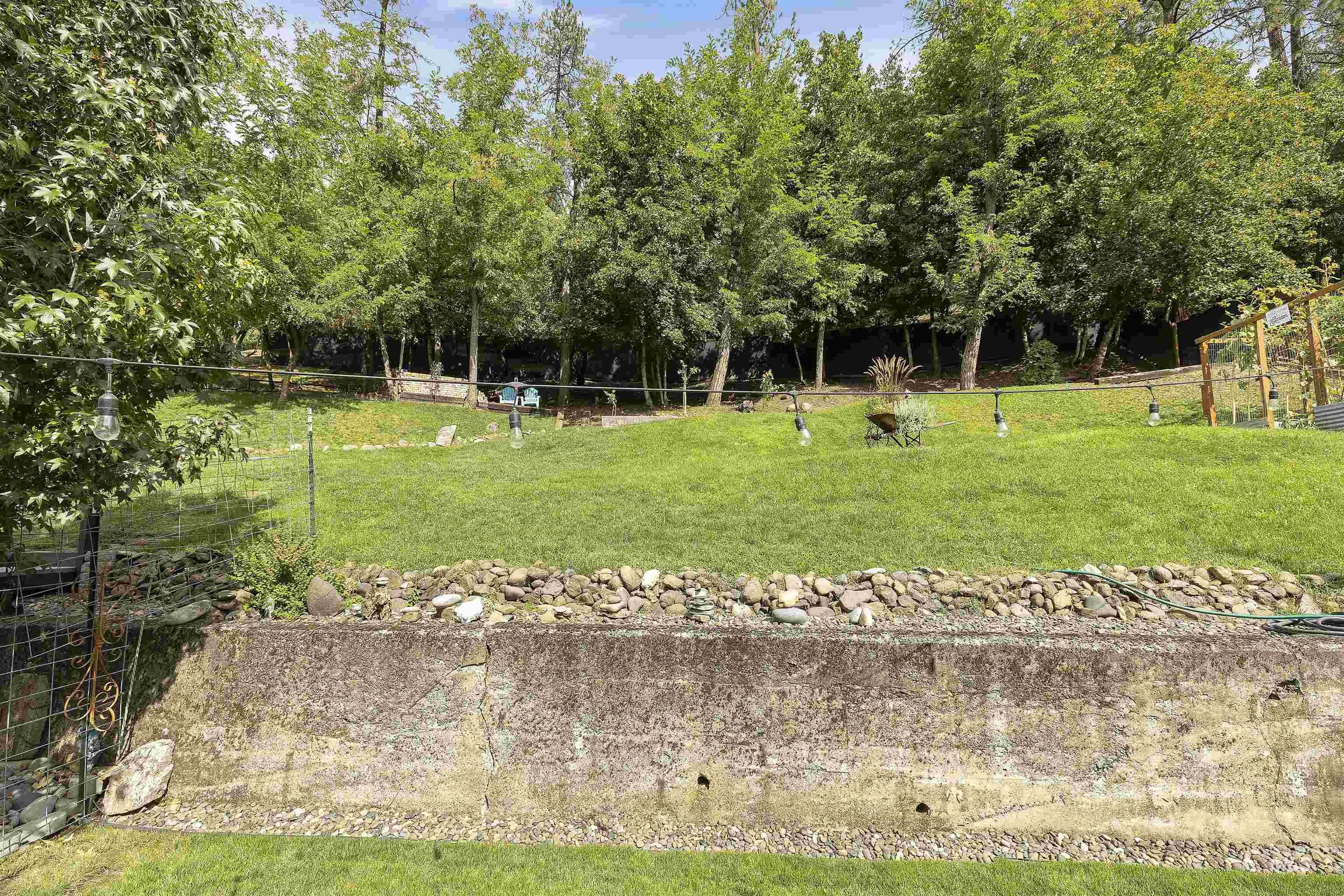 724 Floyd Ave Property Photo 35