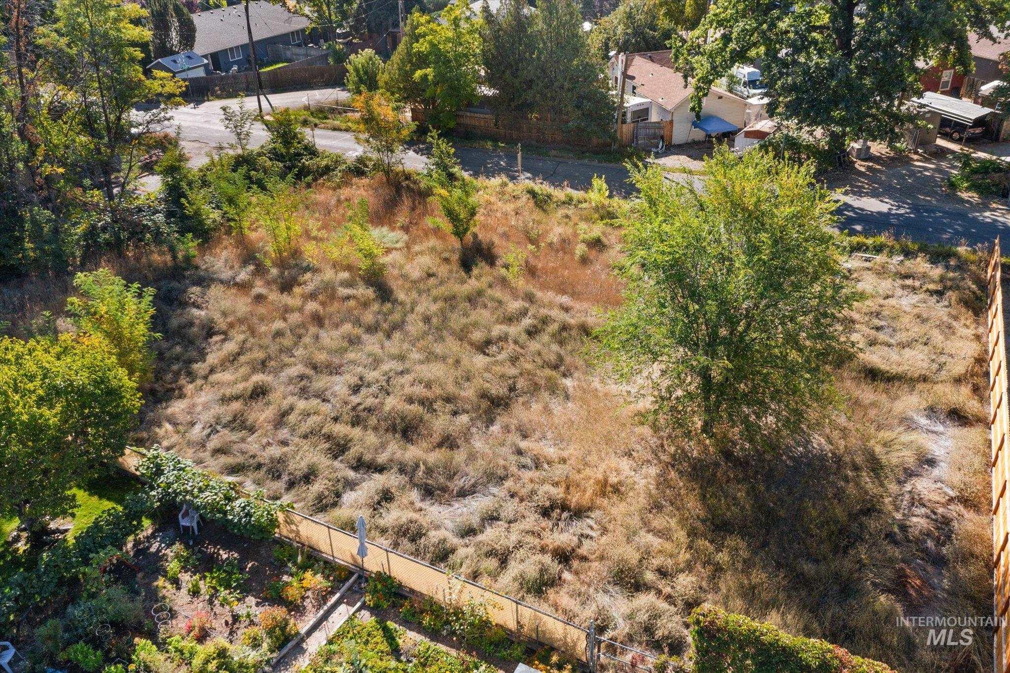 4432 W Taft Property Photo 5