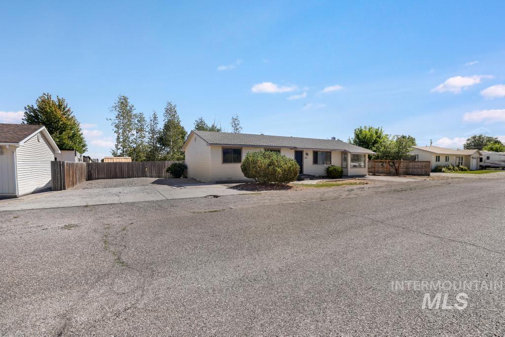 2220 Macs Ave Property Photo 4