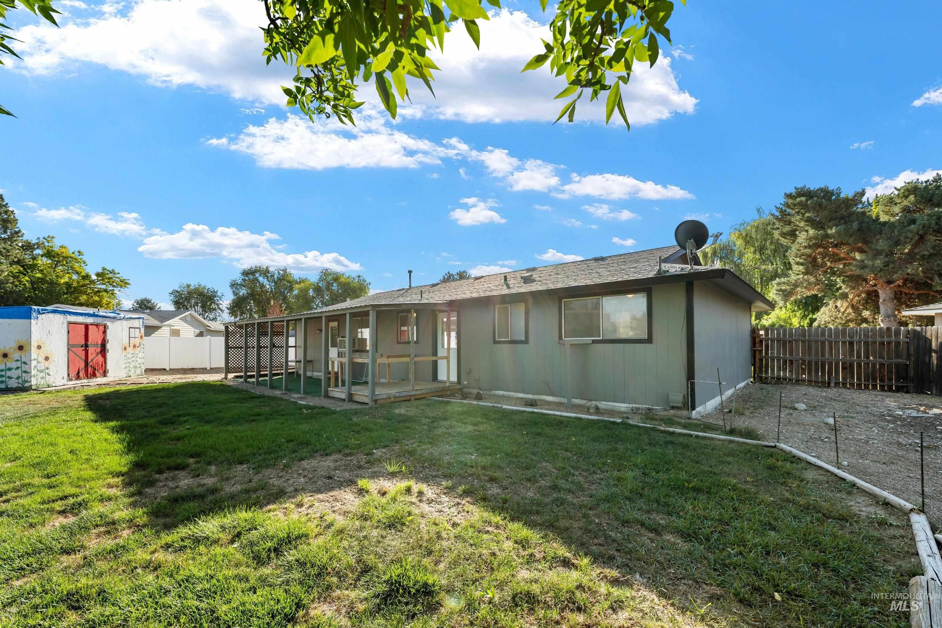312 Carol Pl Property Photo 5